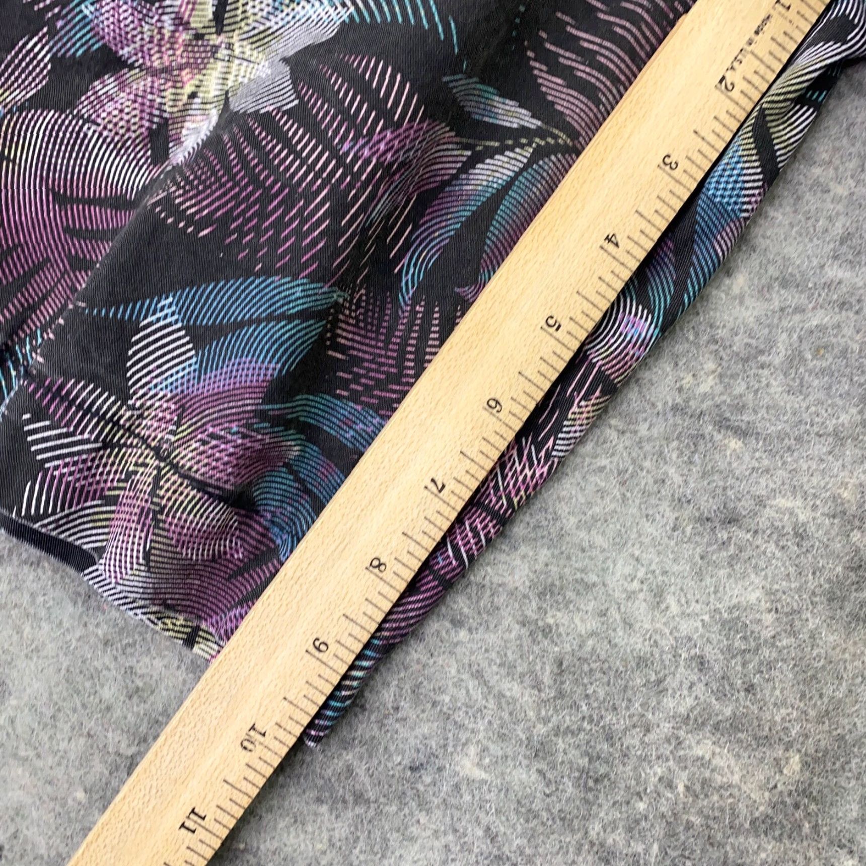 American Eagle Outfitters American Eagle Mens Shorts Bermuda Black Floral Tropical Next Level Flex Size 32 Mens Size US 32 / EU 48 - 5 Thumbnail