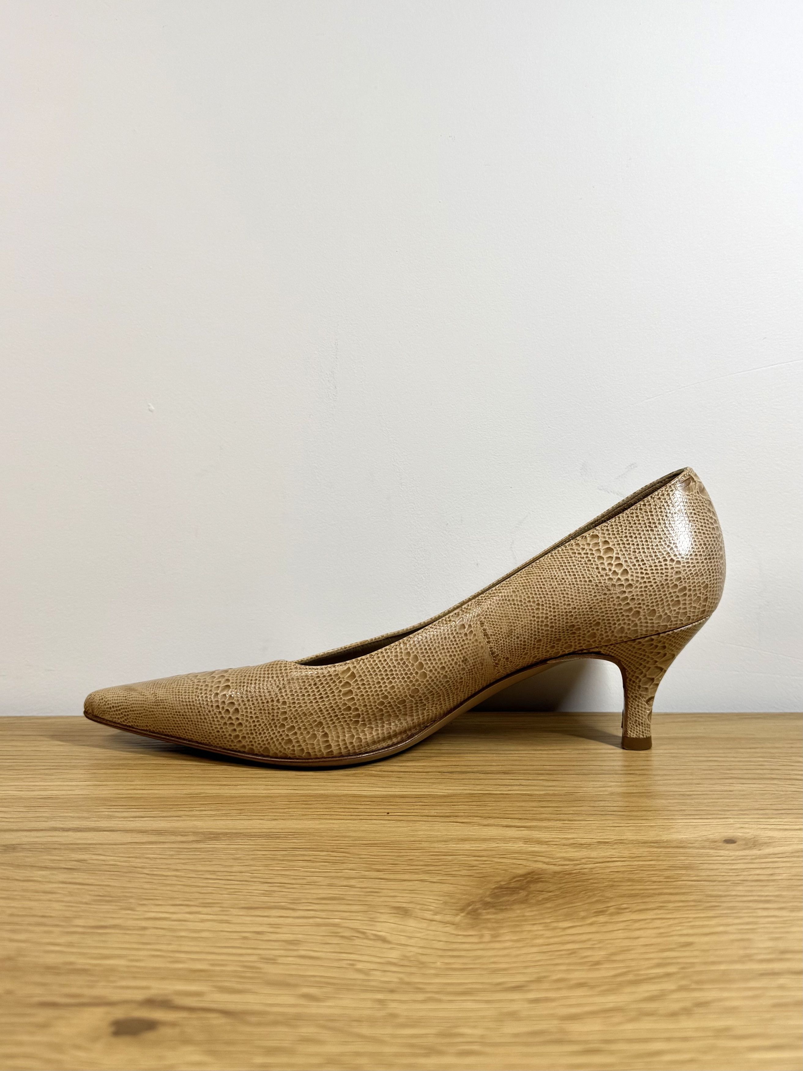 Salvatore Ferragamo Salvatore Ferragamo Giusy Leather Kitten Heel Pumps Size US 6.5 / IT 36.5 - 8 Thumbnail