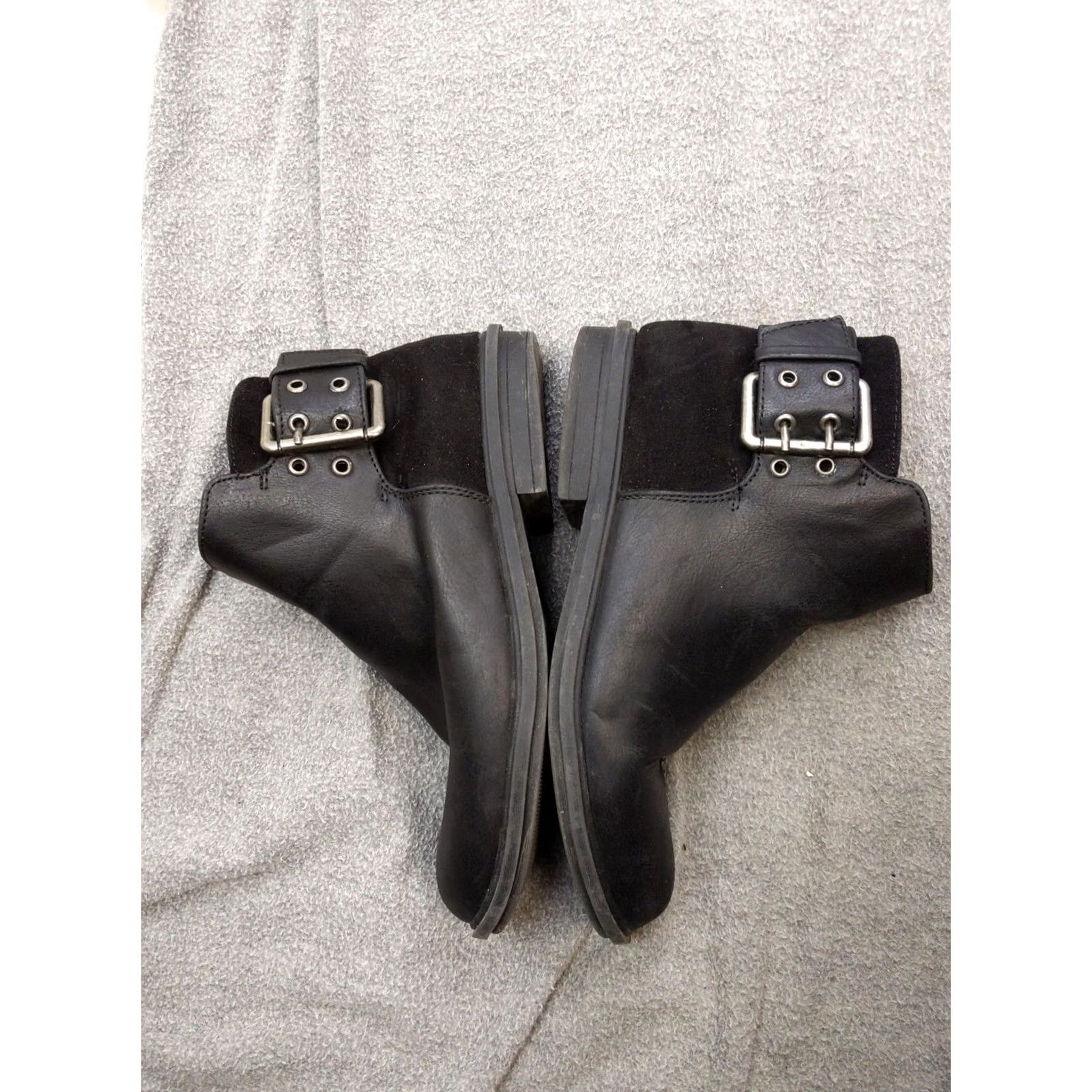 Vintage Rocket Dog Womens Bootie Black Size 6.5 US 6.5 37 Ankle Zipper Buckle Studded Casual Block Heel Leatherette Synthetic Shoe Shoe Boot Shoes Vans? Size US 7 / IT 37 - 7 Thumbnail