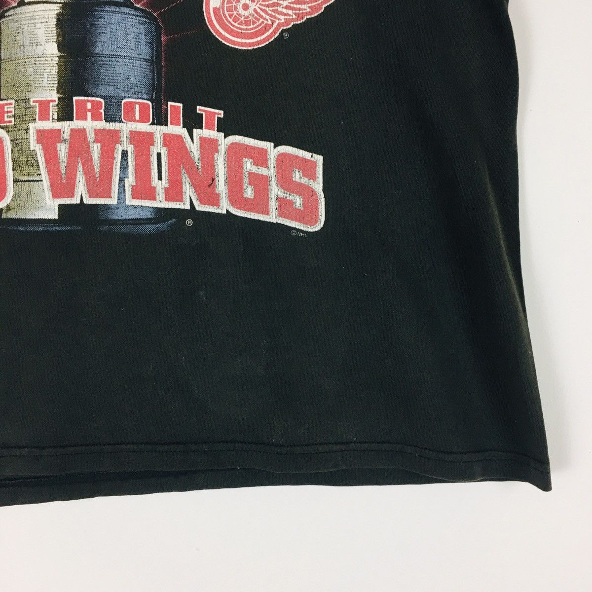 Lee × NHL × Nutmeg Vintage 1997 Faded Stanley Cup Detroit Red Wings Size US M / EU 48-50 / 2 - 3 Thumbnail