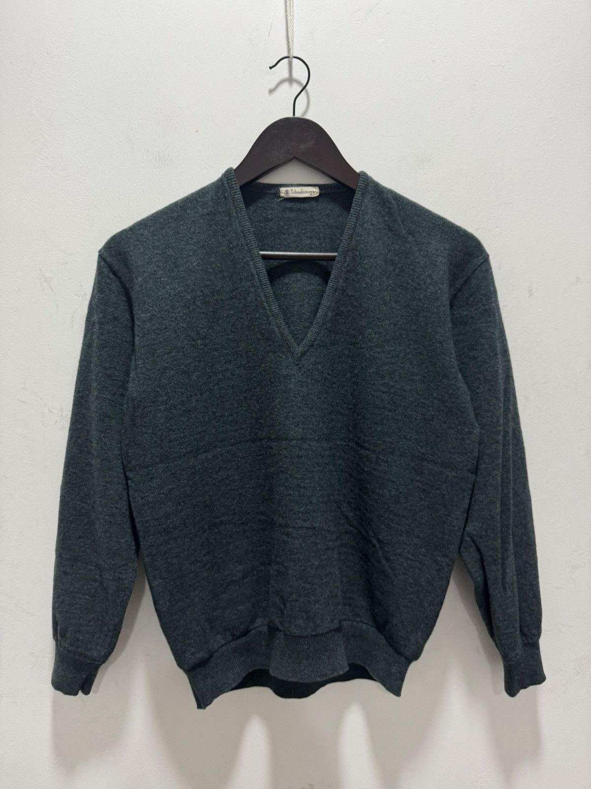 Japanese Brand TAKASHIMAYA VNECK FLEECE SWEATSHIRT Size M / US 6-8 / IT 42-44 - 1 Thumbnail