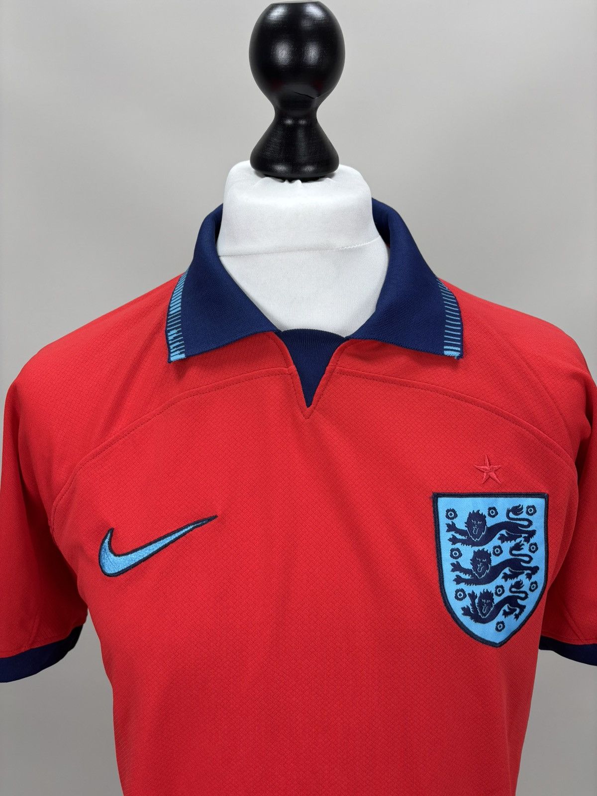 Nike Mens t shirt Nike England Size S Color Red Size US S / EU 44-46 / 1 - 3 Thumbnail