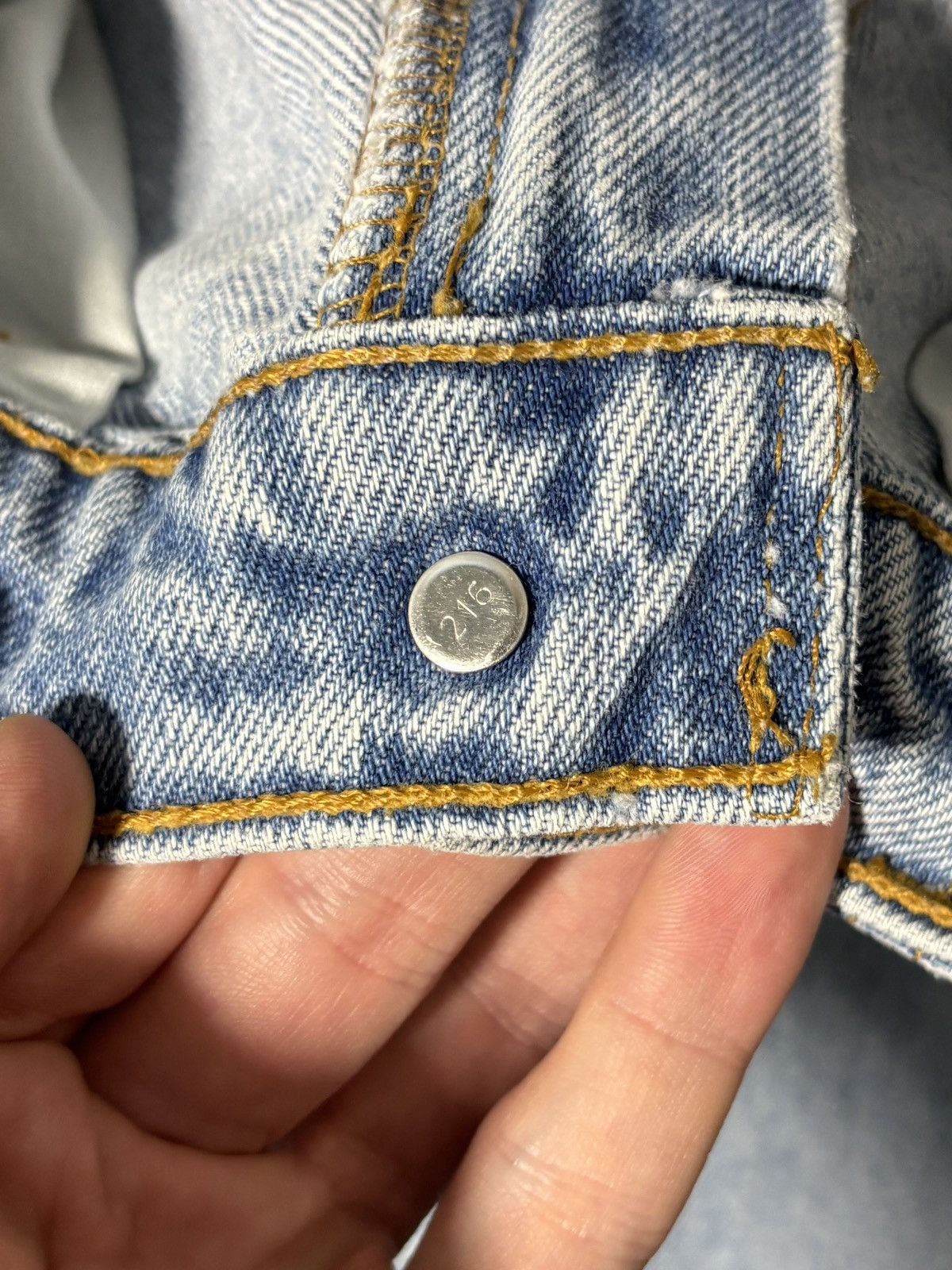 Levi's 1990s Levi’s Red Tab 505 Made in Canada Vintage Denim Jeans Size US 32 / EU 48 - 8 Thumbnail