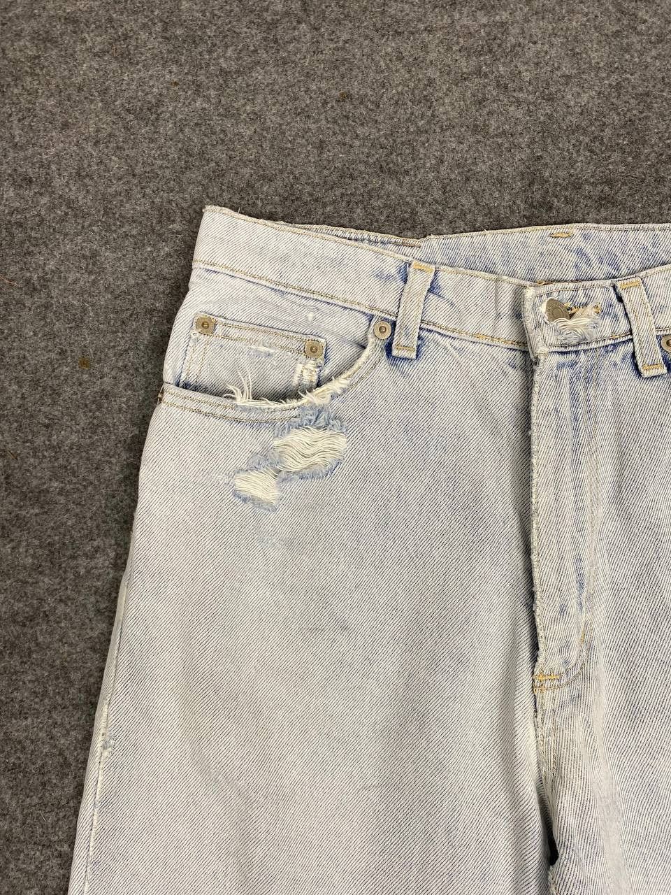 Vintage vintage wrangler lightwash distressed denim Size US 30 / EU 46 - 8 Thumbnail
