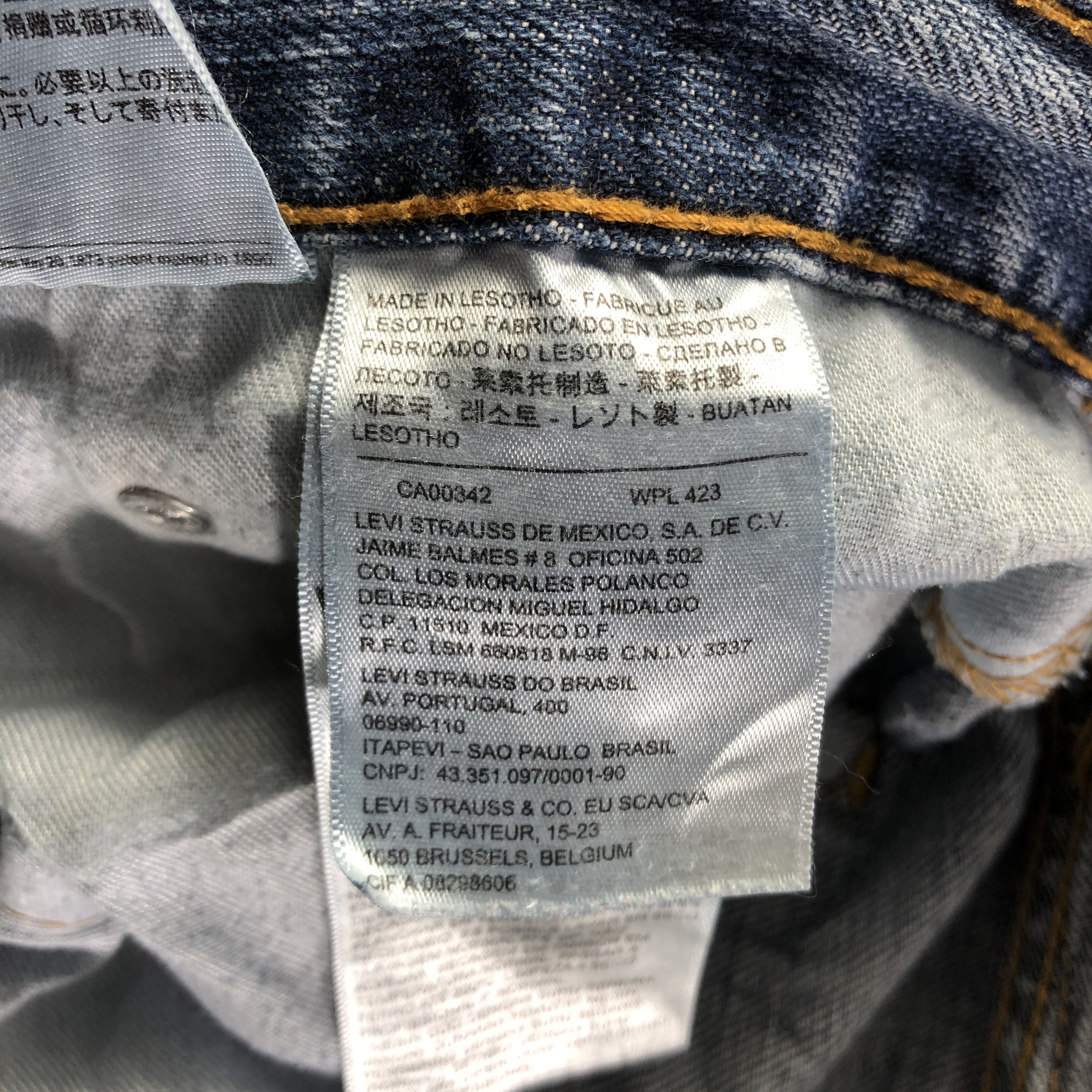 Levi's Vintage Blue Wash Levis 505 Jeans-J3292 Size US 37 - 11 Thumbnail