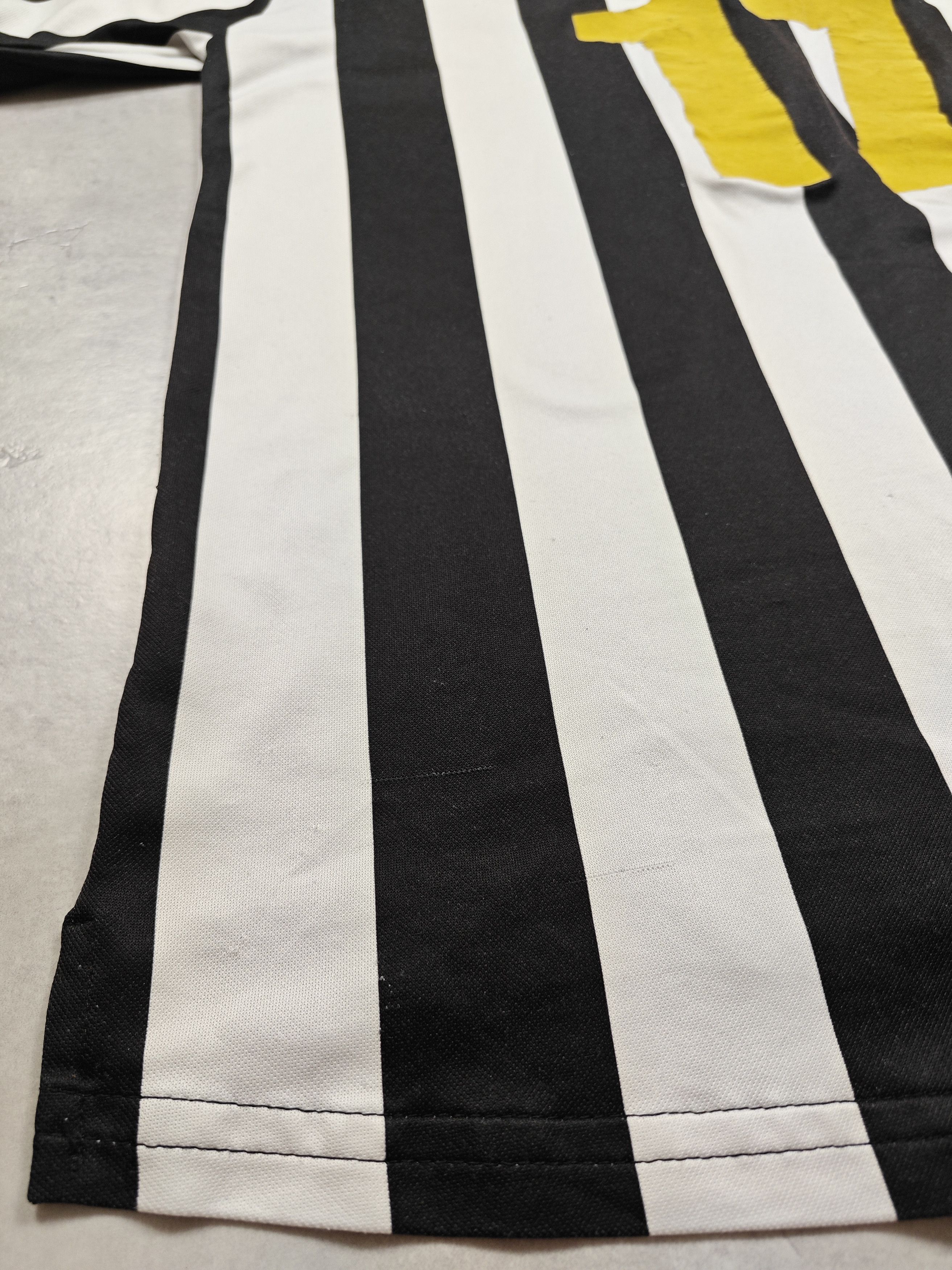 Kappa Kappa Juventus 1998 TREZEGUET 17 Size US L / EU 52-54 / 3 - 13 Thumbnail