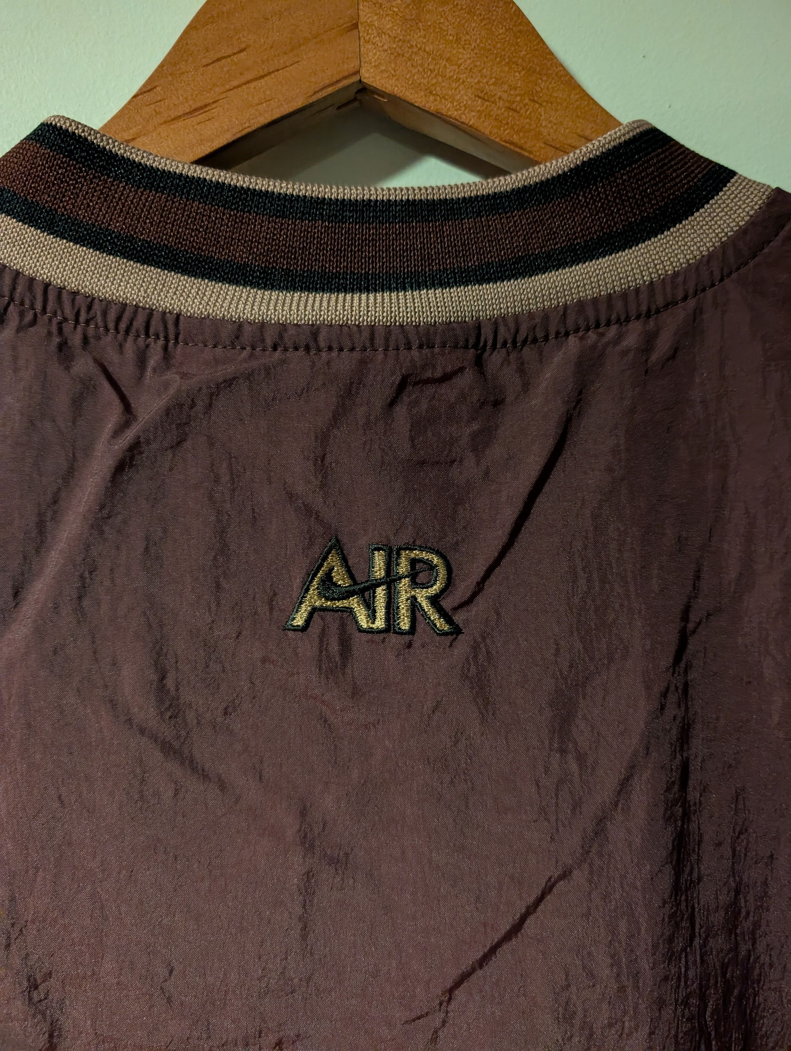 Nike VTG Nike Windbreaker Pullover V-Neck Oversized Swoosh XL Size US XL / EU 56 / 4 - 9 Thumbnail