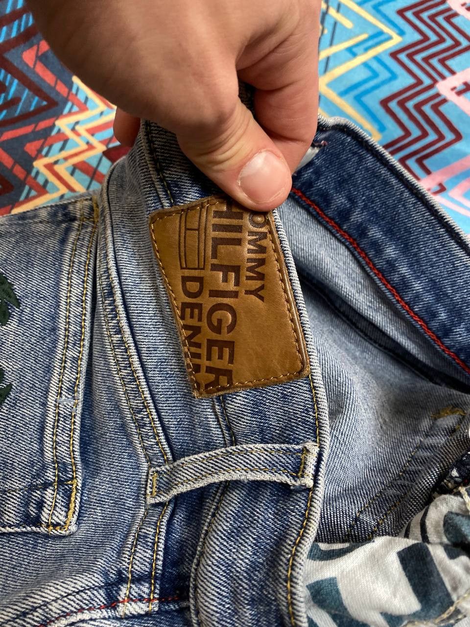 Tommy Hilfiger × Vintage Vintage 90s Tommy Hilfiger distressed relaxed fit jeans Size 30" / US 8 / IT 44 - 4 Thumbnail