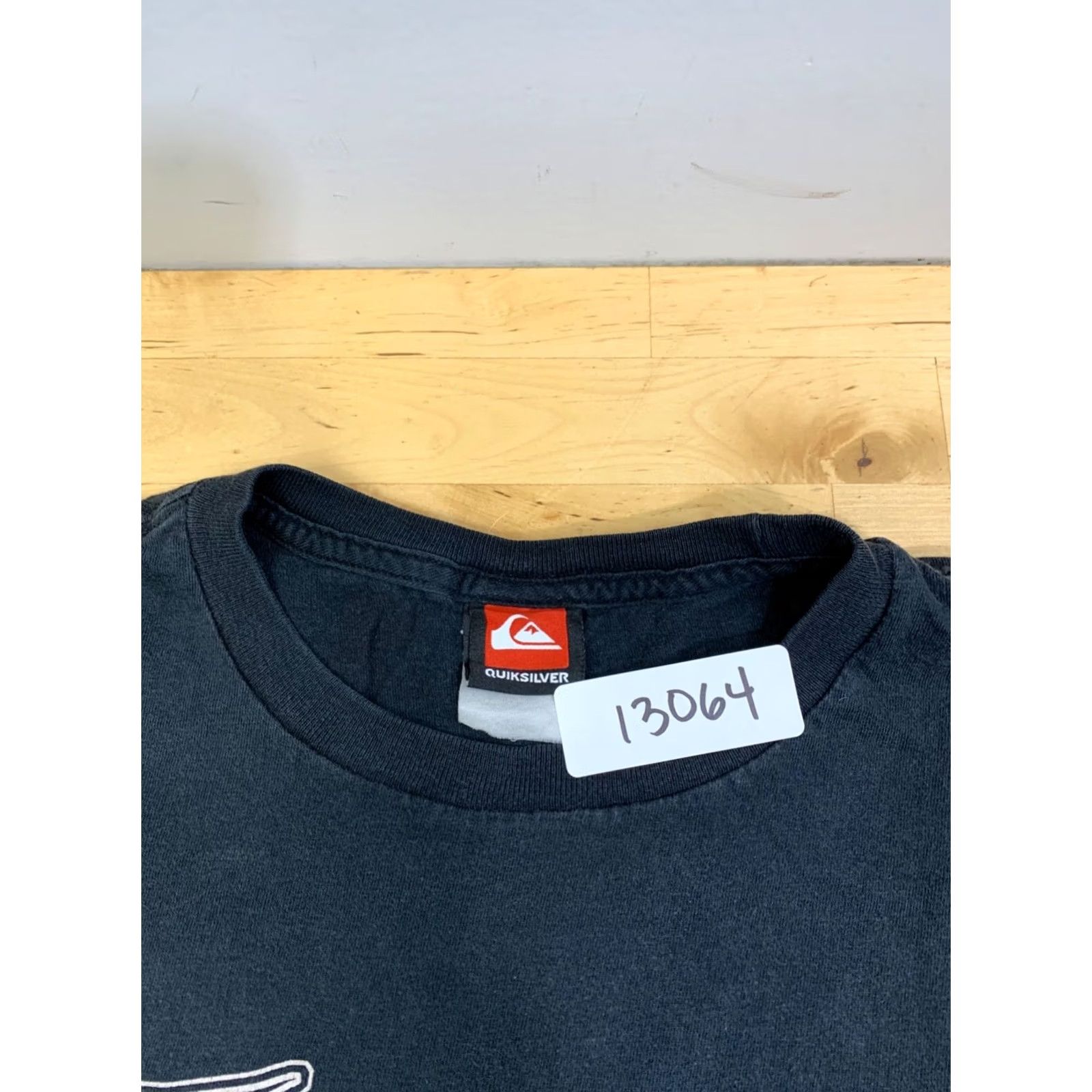 Quiksilver VINTAGE Quiksilver Shirt Men M Black Graphic Print Surf Skull Wave Y2K 13064 Size US M / EU 48-50 / 2 - 2 Thumbnail