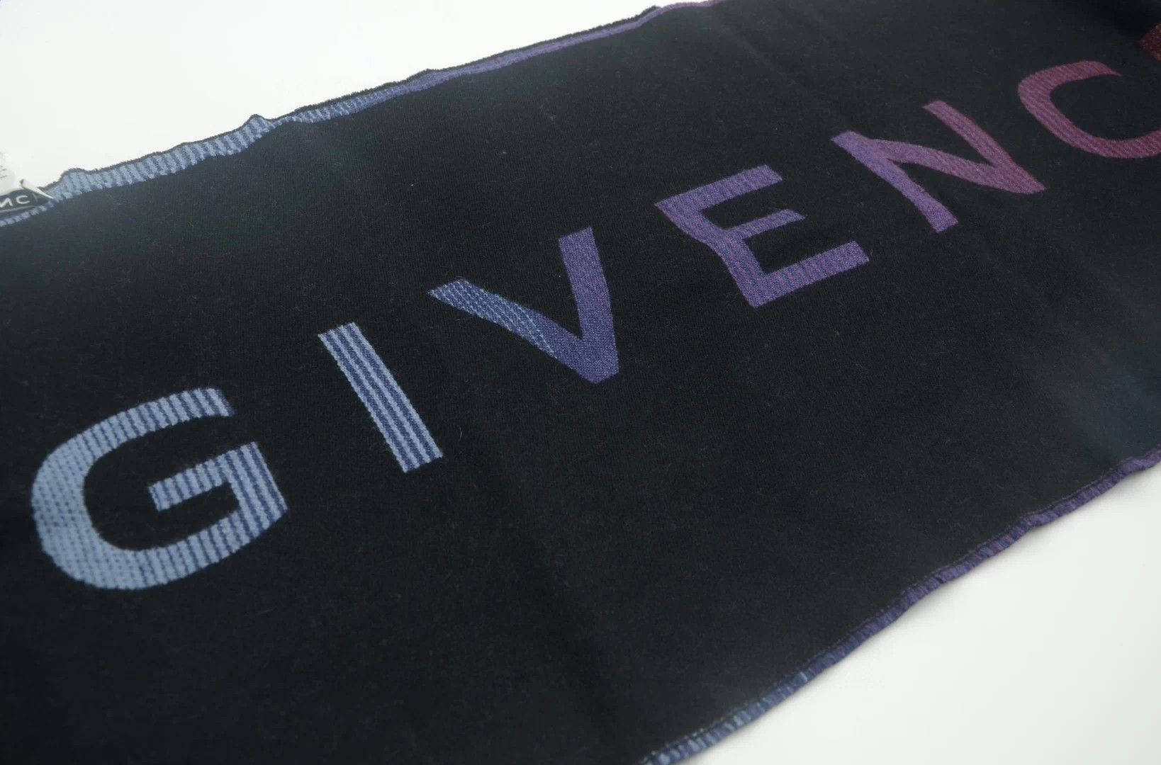 Givenchy Givenchy Double Sided Black White Gradient Wool Silk Scarf Size ONE SIZE - 2 Thumbnail