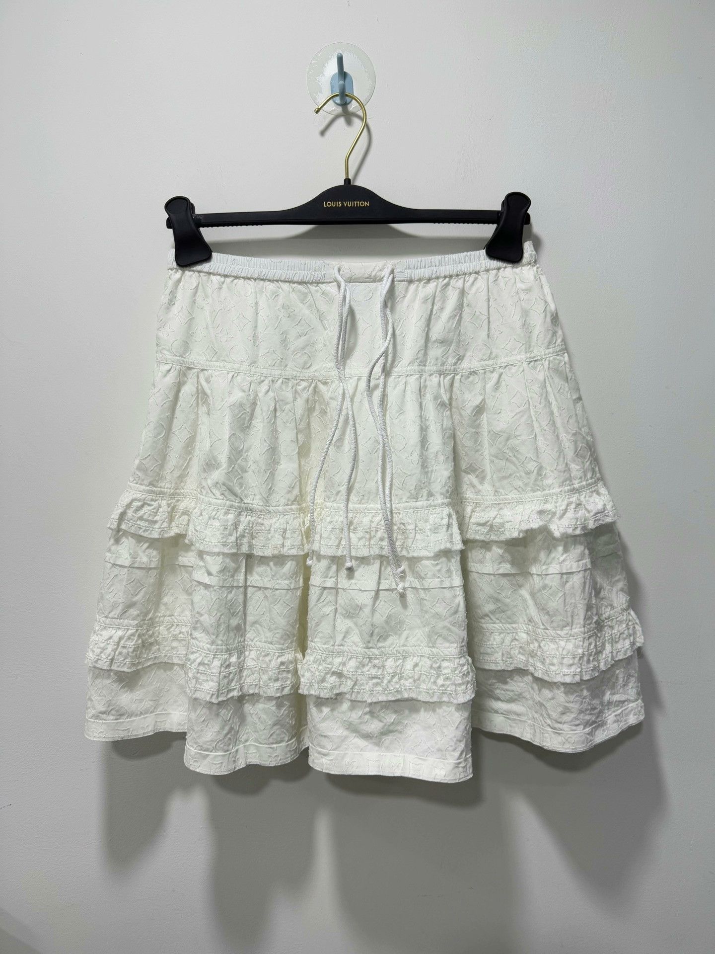 Louis Vuitton Louis Vuitton White Pleated Pattern Skirt Size 34" / US 12 / IT 48 - 1 Thumbnail