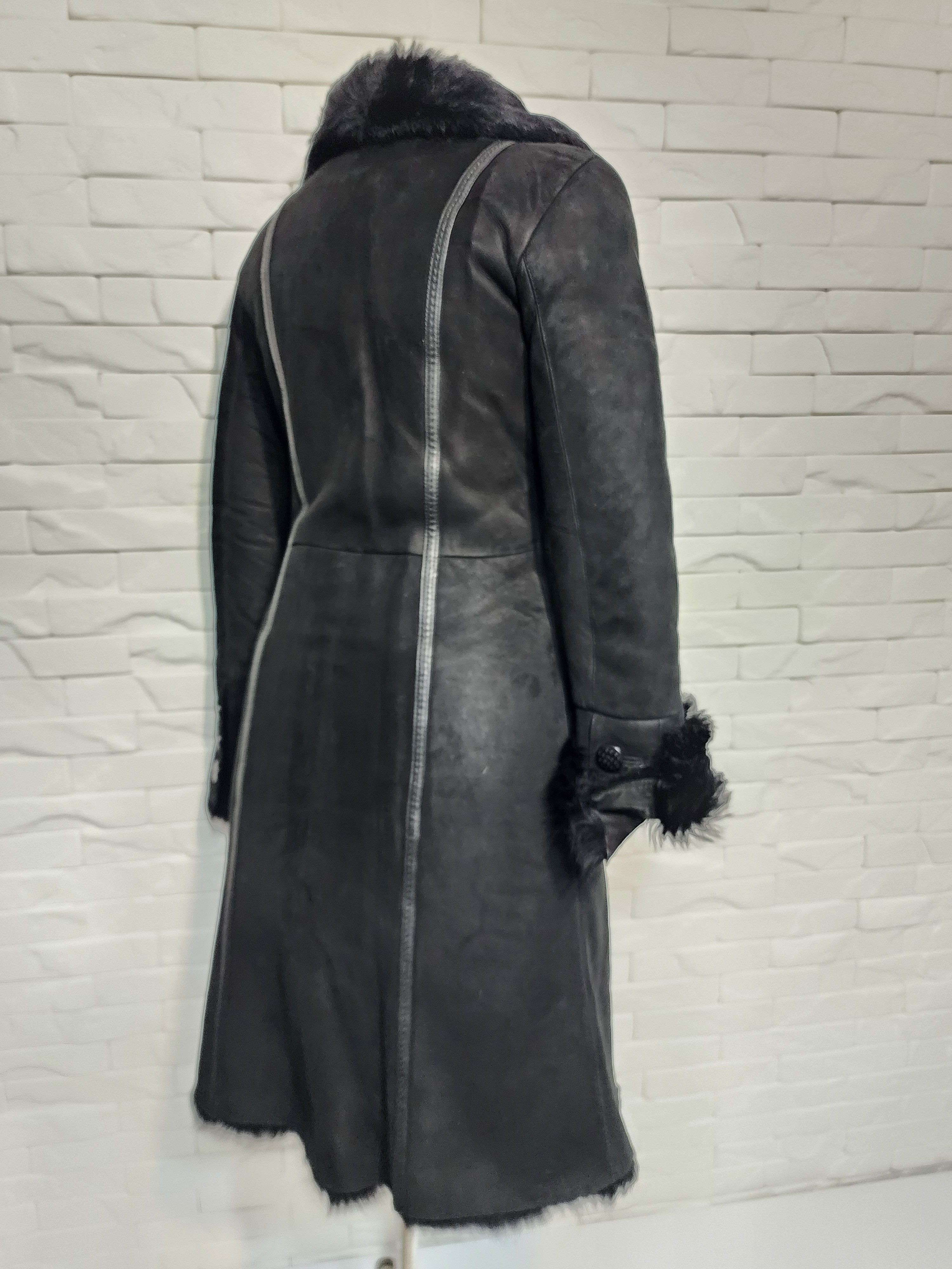 Genuine Leather Black Sheepskin Coat: Women's Genuine Fur Coat, Button Front Size S / US 4 / IT 40 - 5 Thumbnail