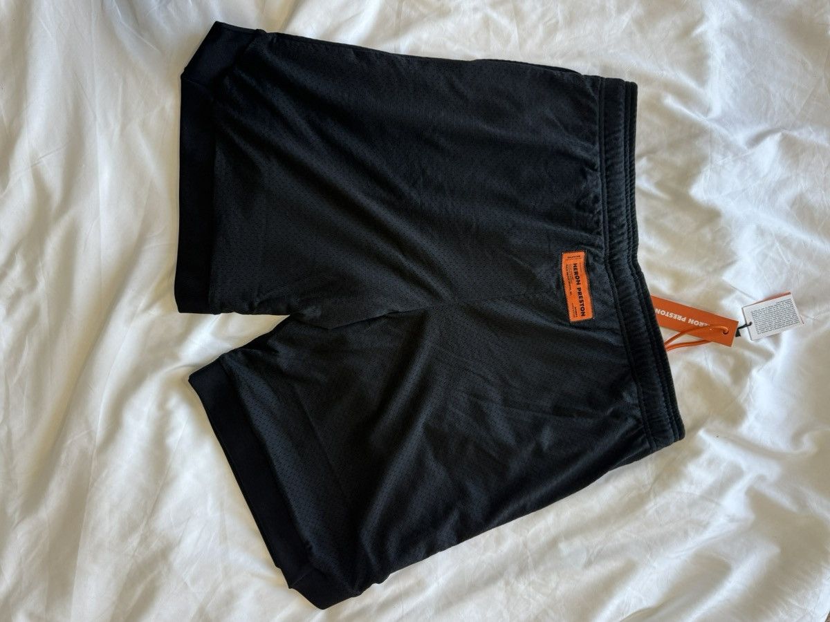 Heron Preston Heron Preston Shorts Size US 40 / EU 56 - 3 Thumbnail