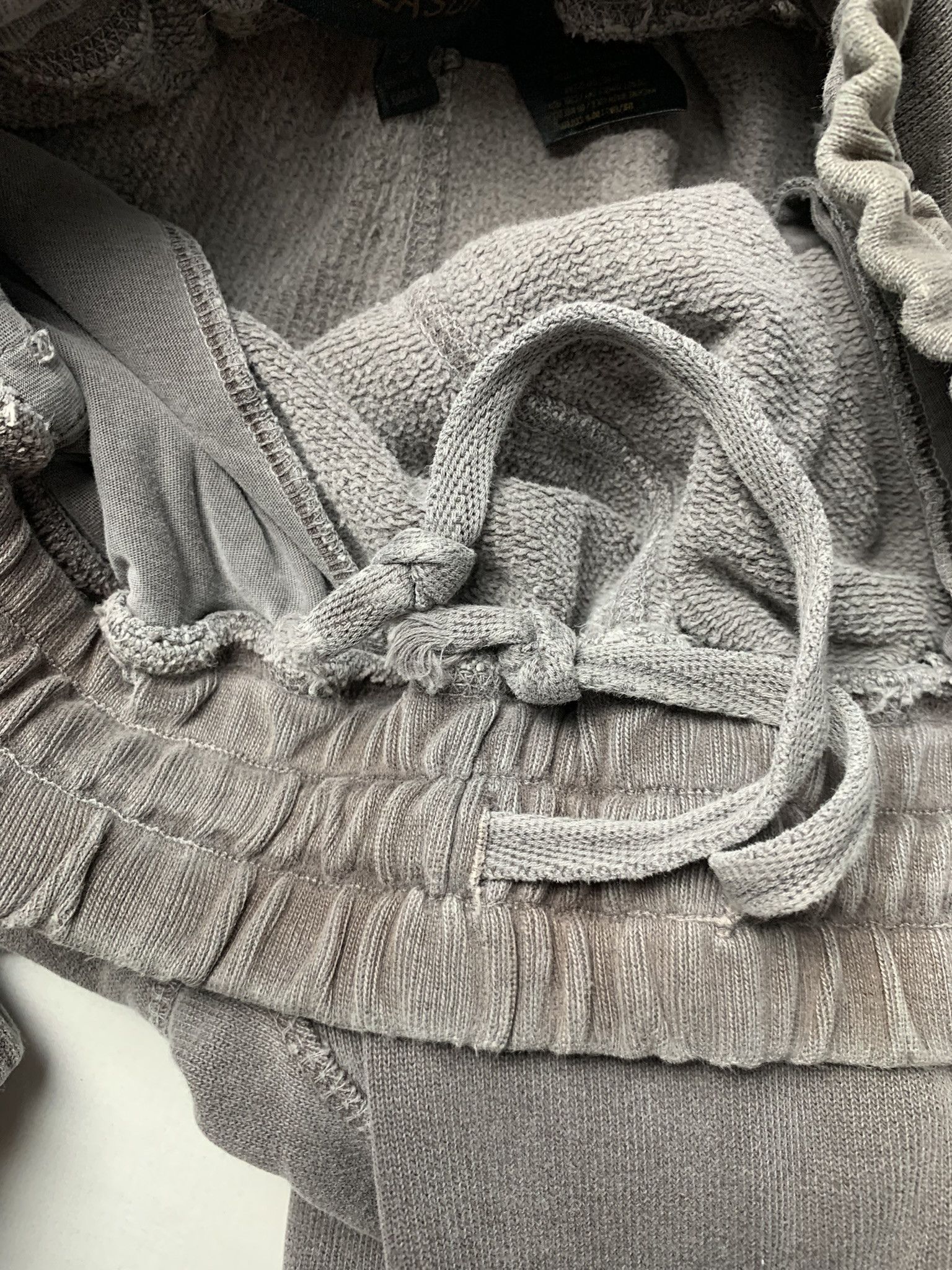 Yeezy Yeezy Season 3 beat up sweatpants Size US 30 / EU 46 - 7 Thumbnail