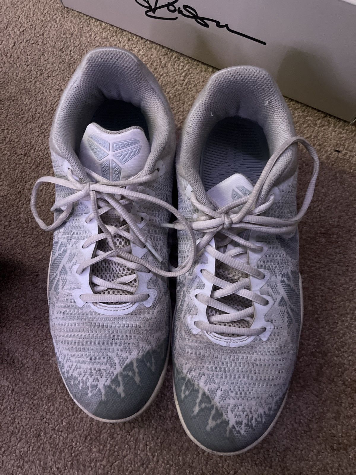 Nike Nike Kobes Snakeskin colorway Size US 10 / EU 43 - 4 Thumbnail