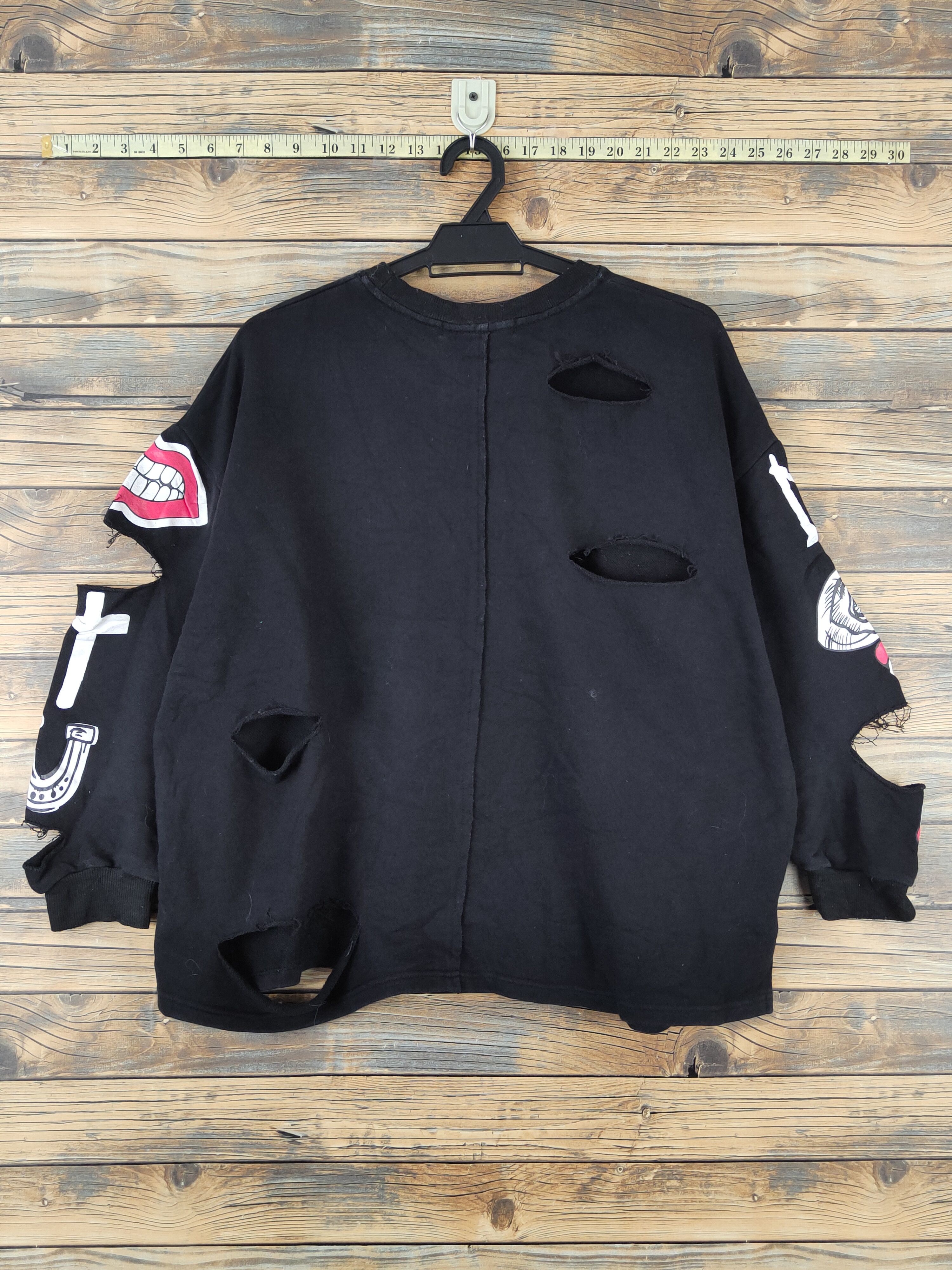 Japanese Brand × Seditionaries Ityoumio Black Dracula lips Ripped Sweatshirts #W964 Size L / US 10 / IT 46 - 9 Thumbnail