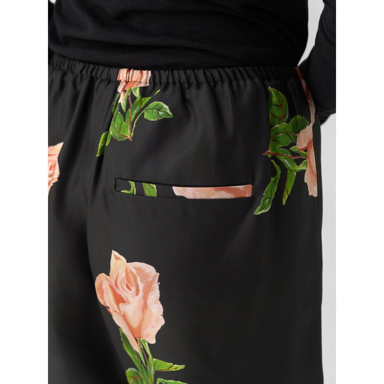 Nanushka Nanushka Dylla Silk Floral Relaxed Fit Shorts With Drawstrin Size 27" / US 4 / IT 40 - 9 Thumbnail