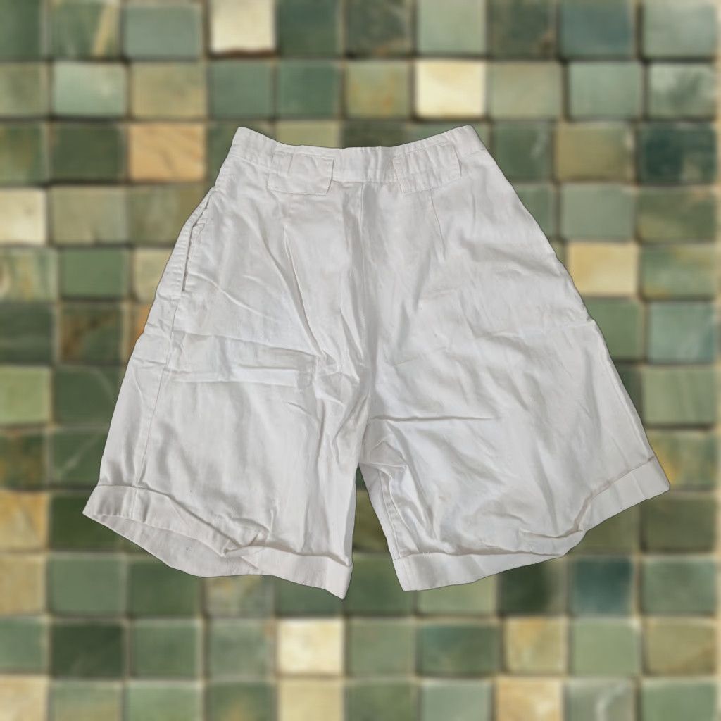 Vintage VINTAGE 90s White Pleated High Rise Waist Mom Bermuda Trouser Shorts 2 26" S4W Size 26" / US 2 / IT 38 - 1 Thumbnail