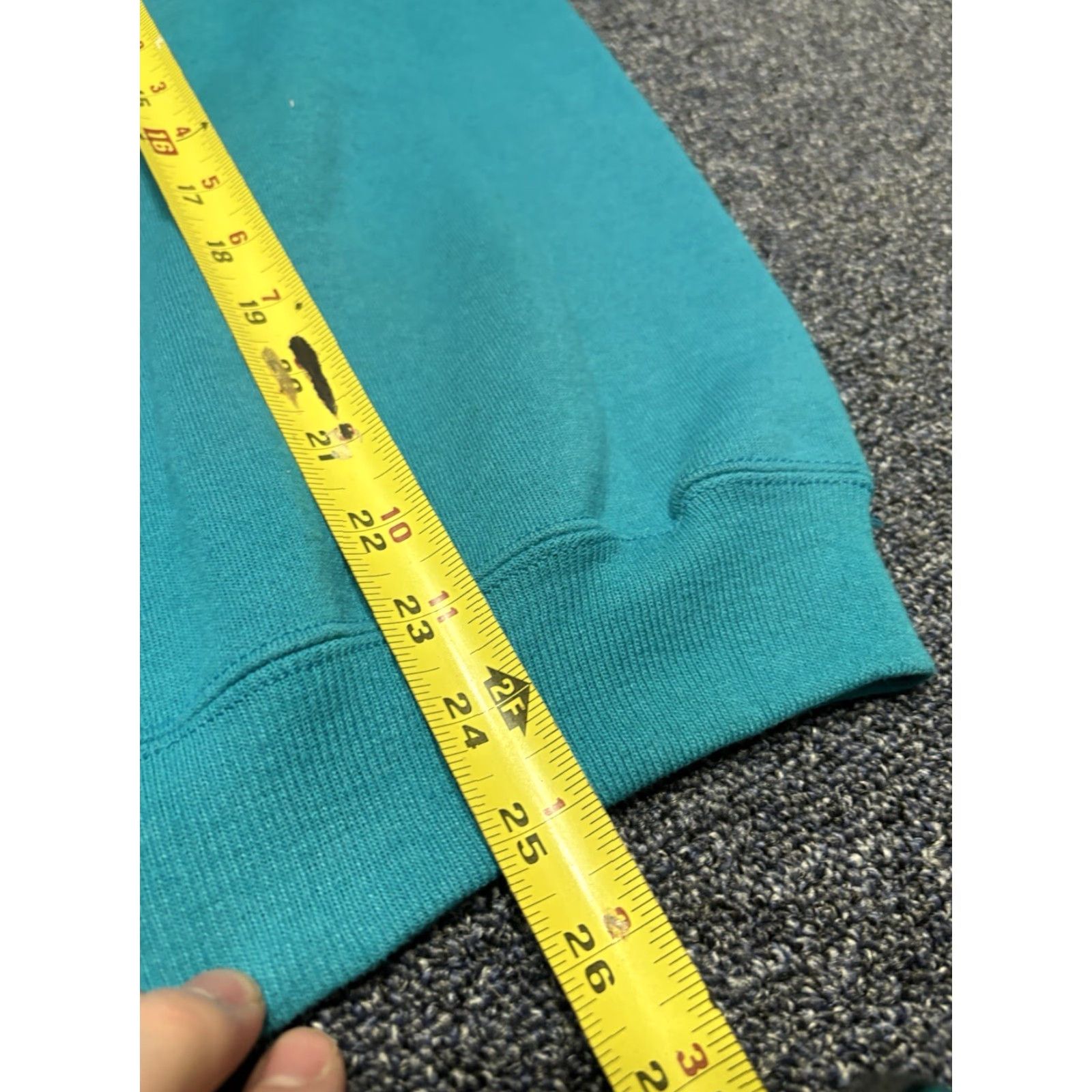 Hanes VINTAGE Hanes 1990s Teal Crewneck Sweatshirt L Mens Sweatshirt Blue Solid Cotton USA 90s Classic Size US L / EU 52-54 / 3 - 4 Thumbnail