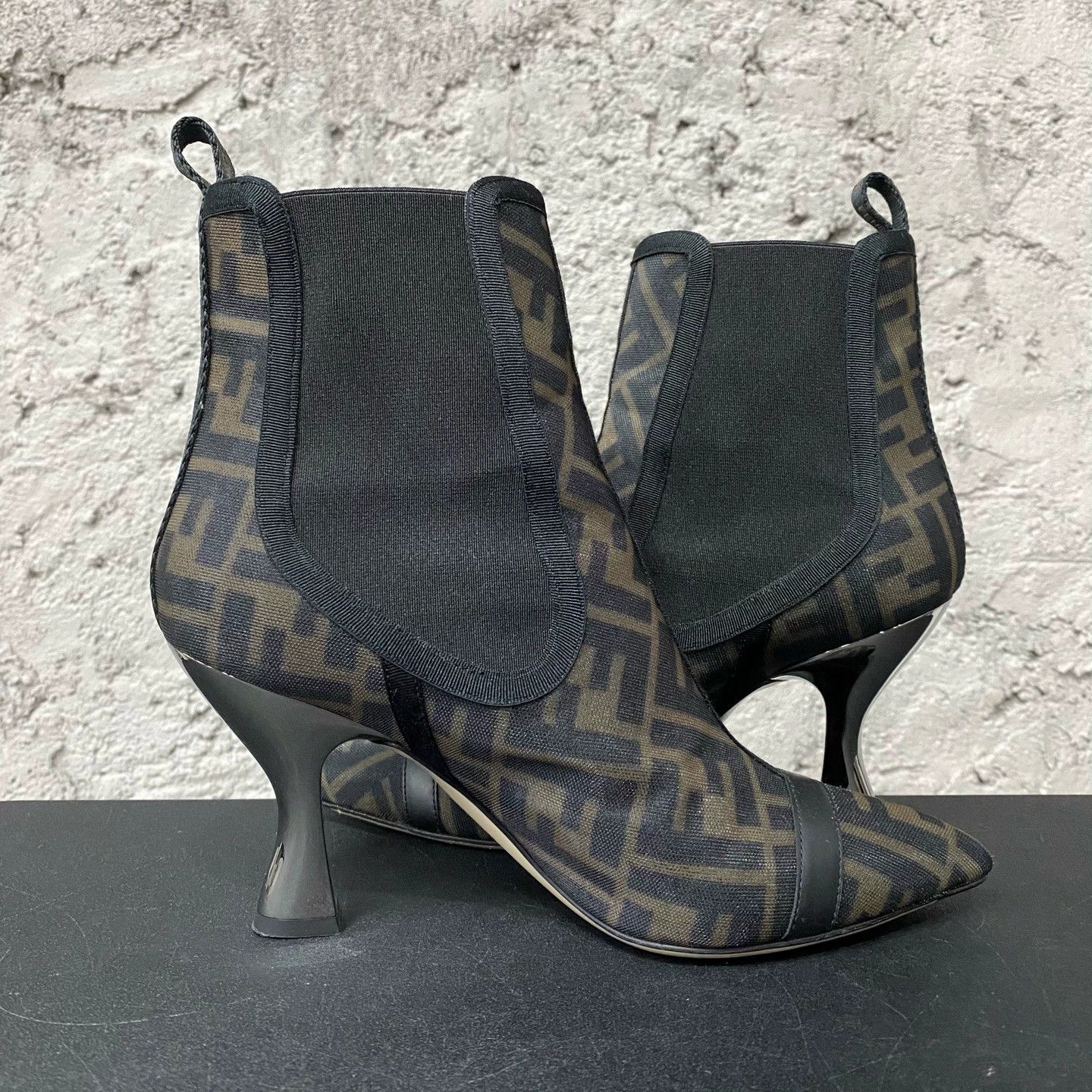 Fendi Fendi Monogram short boots size 36 Size US 5 / IT 35 - 4 Thumbnail