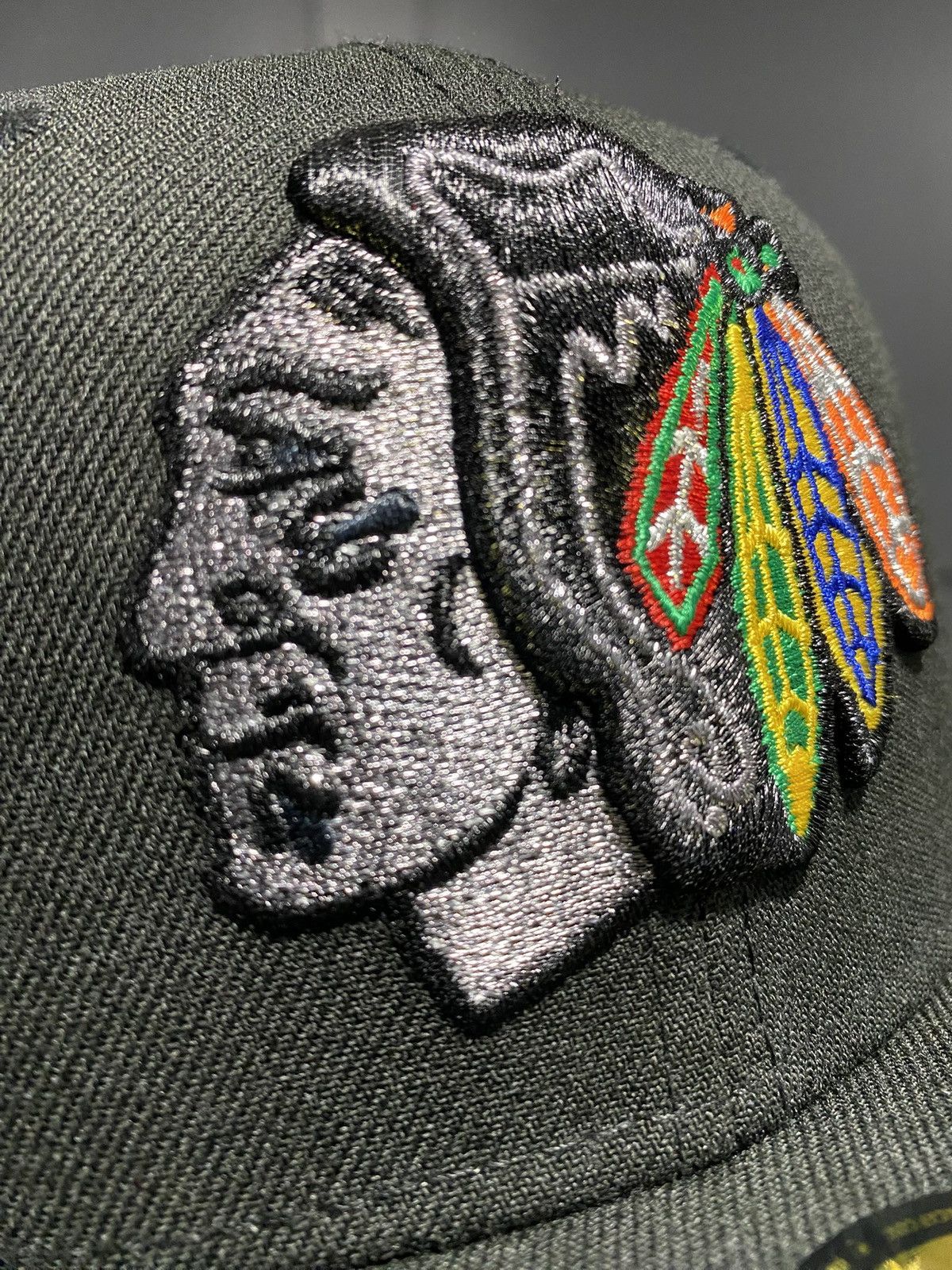 NHL Sz 7 1/8 - Chicago Blackhawks New Era Fitted Size ONE SIZE - 2 Thumbnail