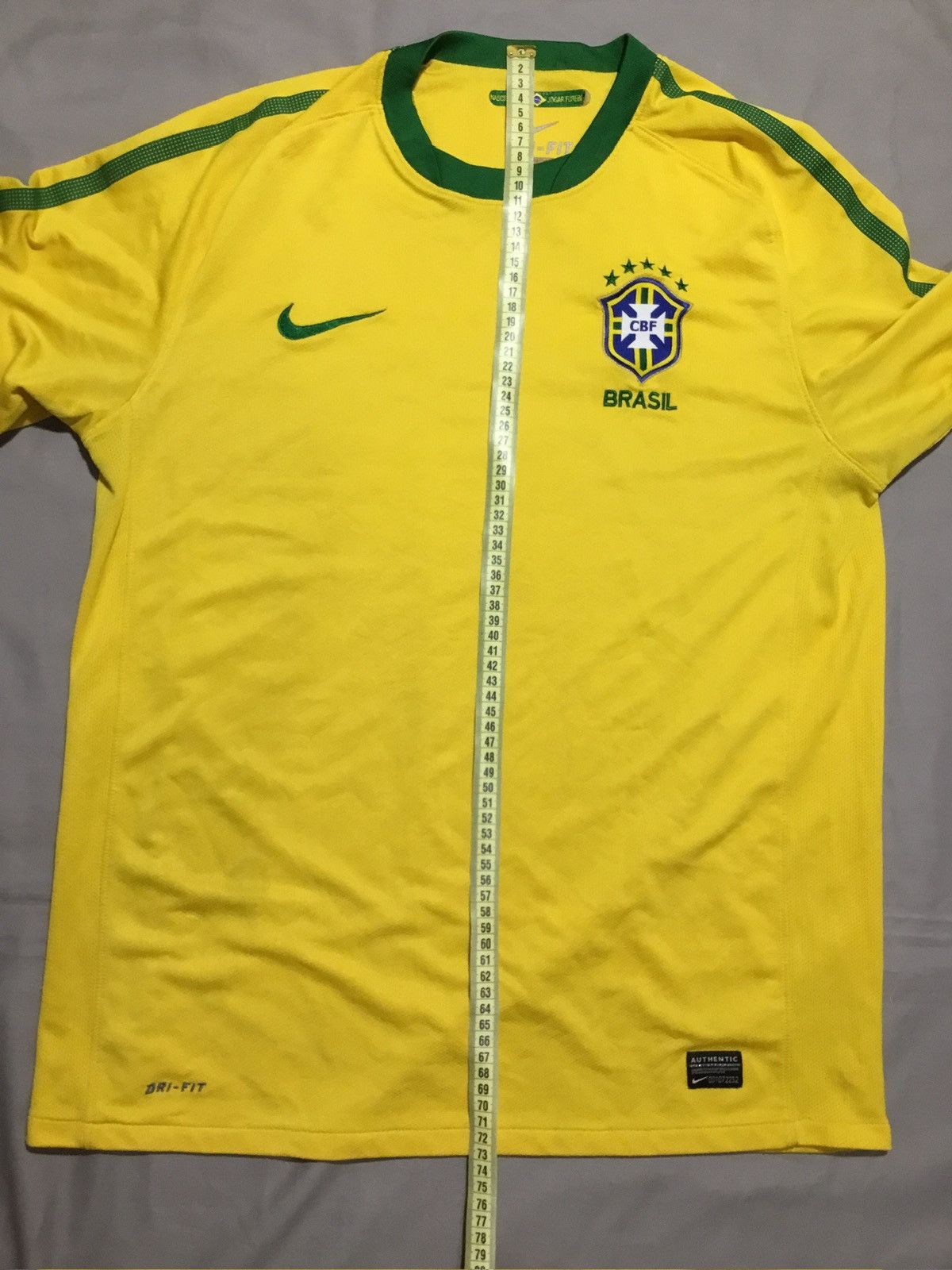 Nike 2010-11 BRAZIL SHIRT L Football Soccer International Teams Size US L / EU 52-54 / 3 - 10 Thumbnail