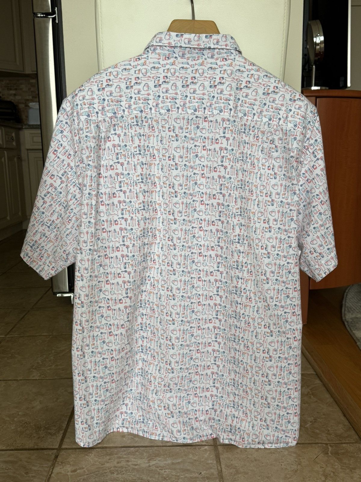 Tommy Bahama Tommy Bahama White and Red Casual Button Down Shirt Size US XXL / EU 58 / 5 - 2 Thumbnail