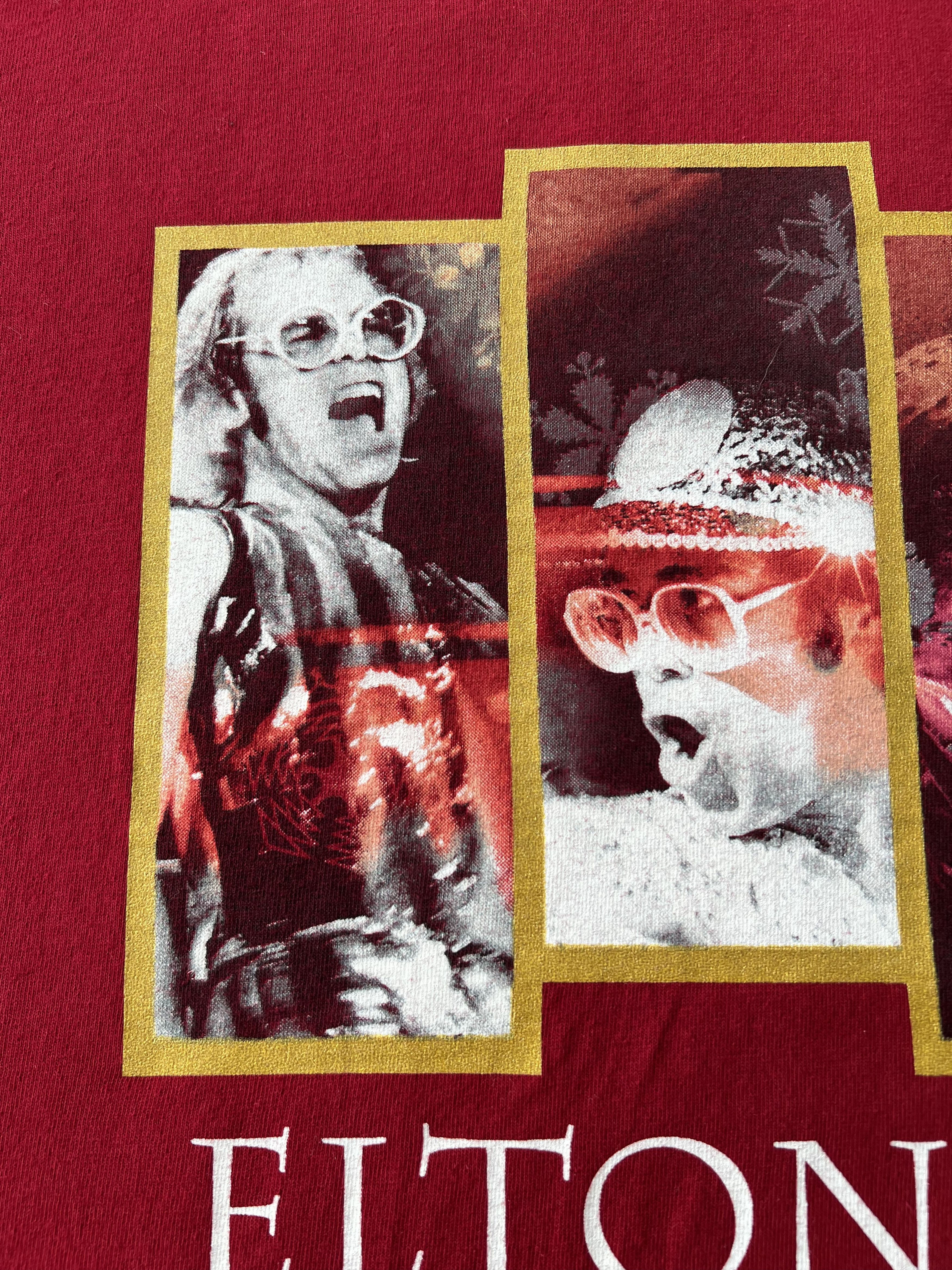 Band Tees Vintage 2004 Elton John & His Band Christmas Red T-shirt Size US XL / EU 56 / 4 - 5 Thumbnail