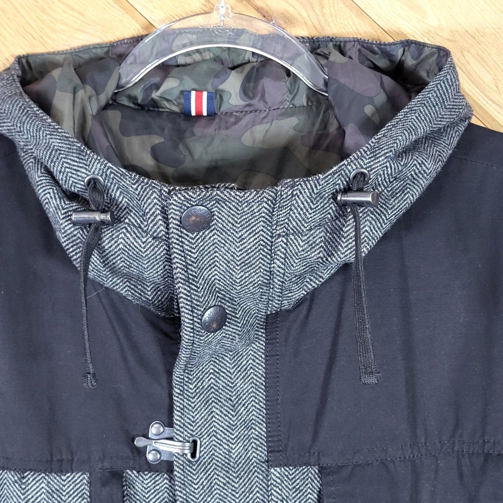 Tommy Hilfiger Tommy Hilfiger Jacket Mens Size XXL Herringbone Hooded Grey Black Size US XXL / EU 58 / 5 - 2 Thumbnail