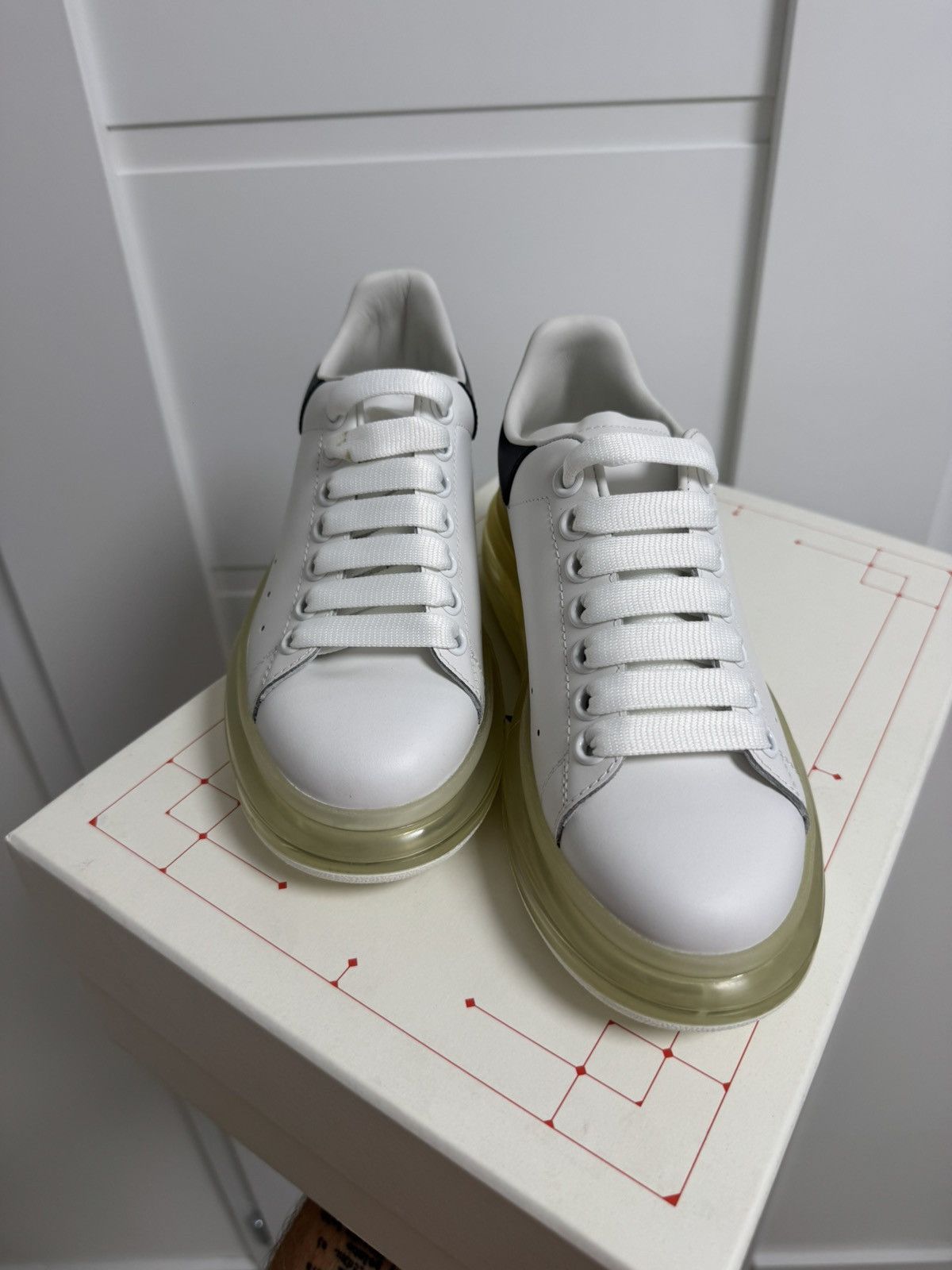 Alexander McQueen Alexander McQueen sneakers Size US 5 / IT 35 - 2 Thumbnail
