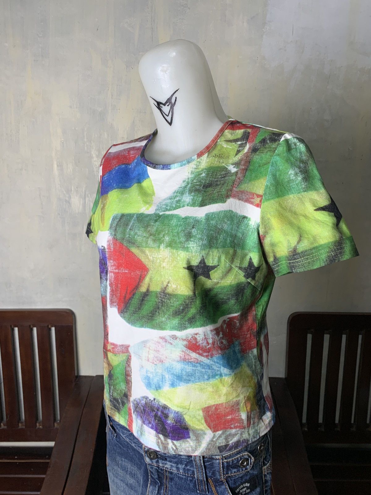 Japanese Brand 2000s Ferrat Due Multicolor Flag Graphic Fitted Elastic Top Size L / US 10 / IT 46 - 2 Thumbnail