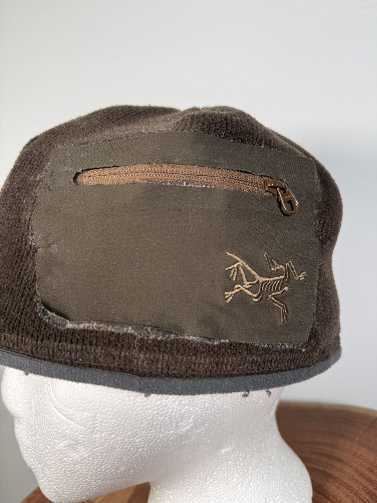 Arc'teryx Rare Vintage Arc'teryx Polartec Fleece Zip Pocket Beanie Size ONE SIZE - 2 Thumbnail