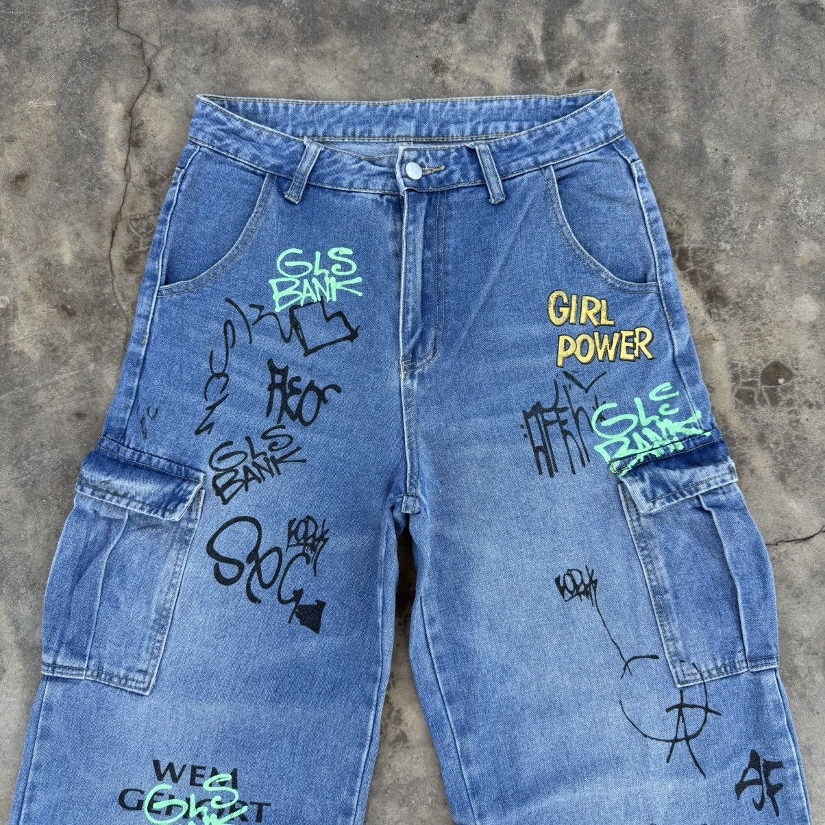 Japanese Brand VINTAGE JAPANESE WOMEN FADED JEAN DENIM CARGO PANTS Size US 30 / EU 46 - 2 Thumbnail