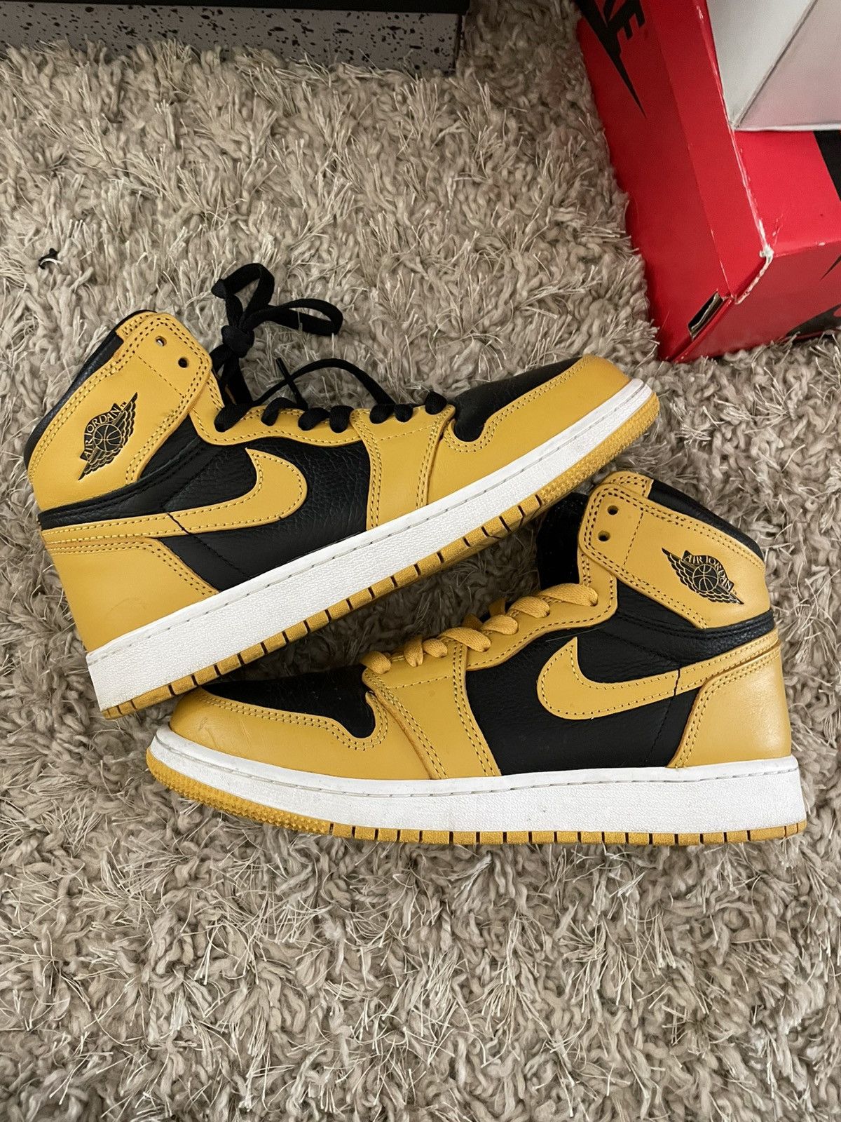 Jordan Brand Jordan 1 pollen GS Size US 7 / EU 40 - 2 Thumbnail