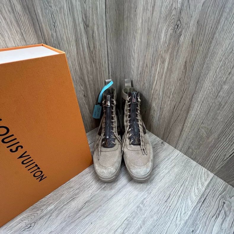 Louis Vuitton Louis Vuitton Harlem Khaki Doc Martens boots Size US 9.5 / EU 42-43 - 1 Thumbnail