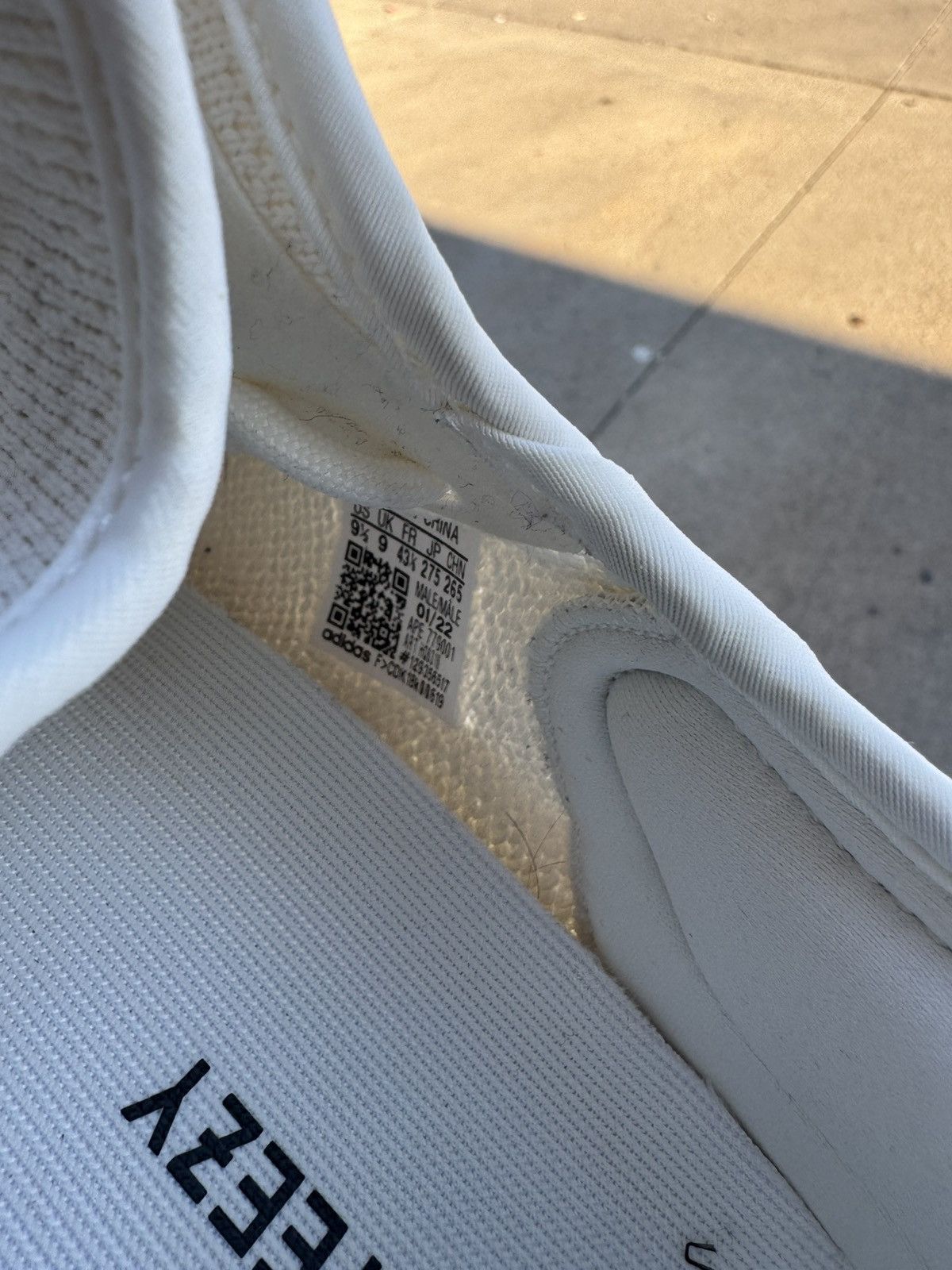 Adidas adidas Yeezy Boost 350 V2 Size US 9.5 / EU 42-43 - 6 Thumbnail