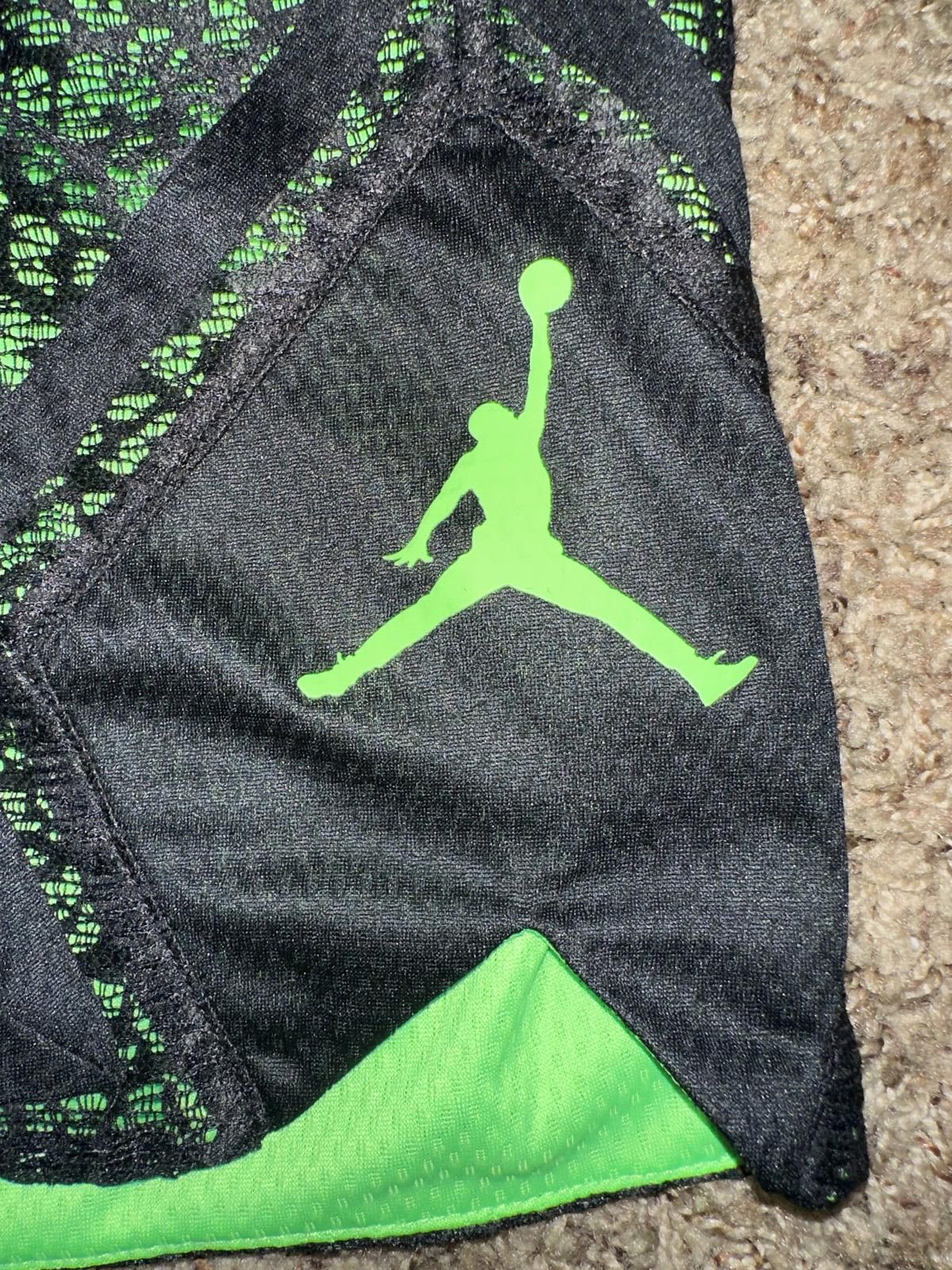 Jordan Brand Womens Small Jordan Diamond Basketball Shorts See Through Black Green Sample Size 26" / US 2 / IT 38 - 2 Thumbnail