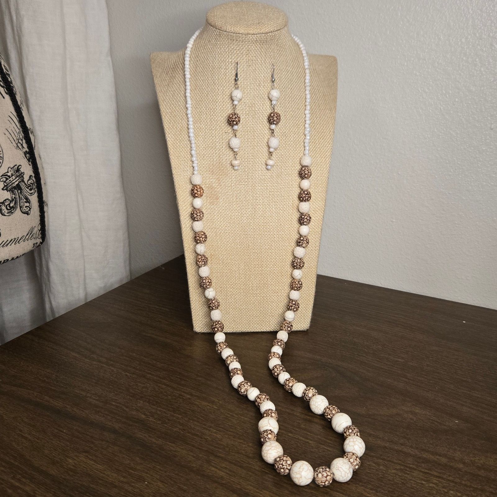 Vintage Vintage Tribal Bone Bead Necklace & Earrings Set Batik Boho Size ONE SIZE - 1 Thumbnail
