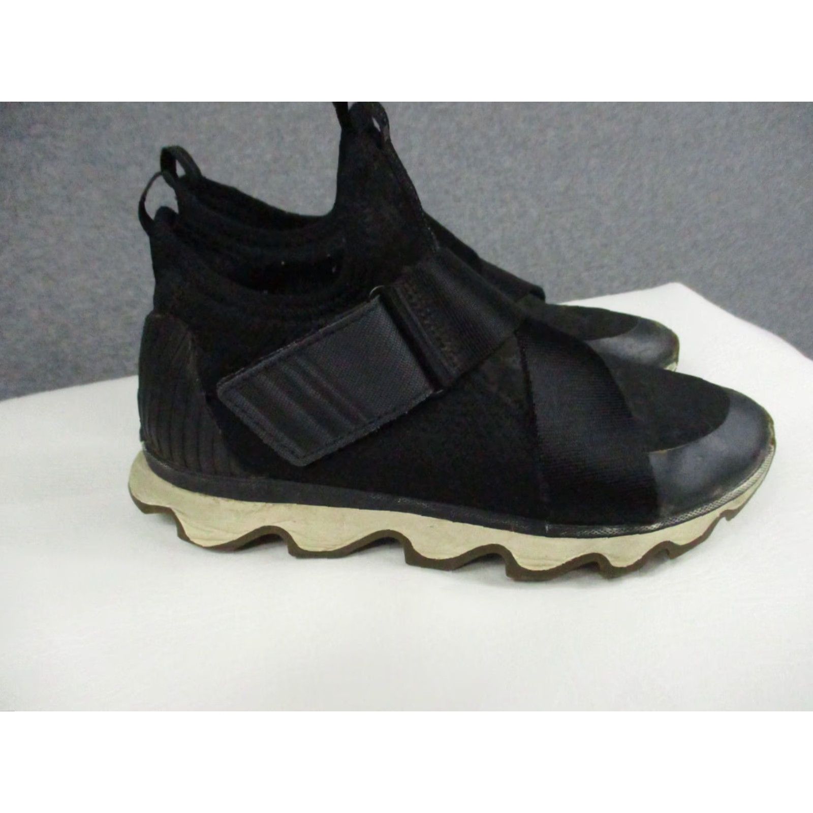 SOREL Sorel Women 7.5 M Kinetic Sneak Knit Black Sneaker Scalloped Sole Stretch Strap Size US 8 / IT 38 - 6 Thumbnail