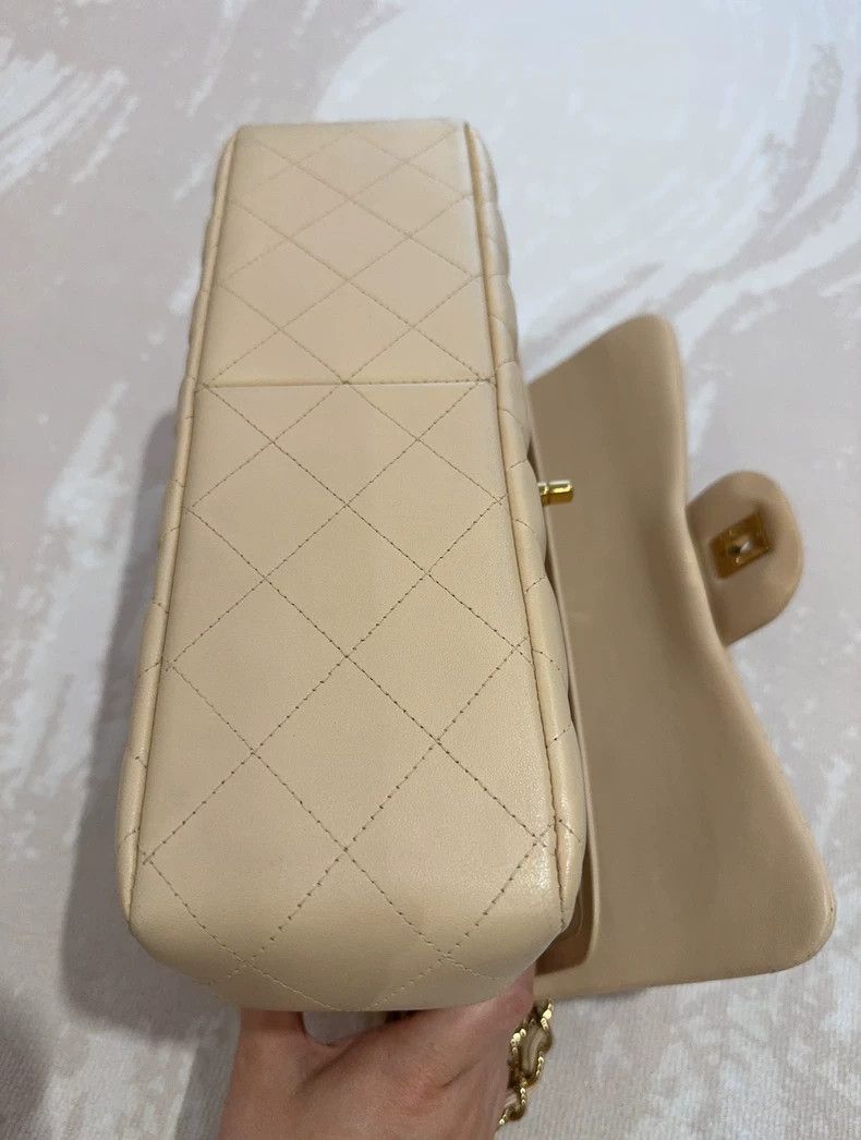 Chanel Chanel Beige sheepskin gold buckle double-covered shoulder Size ONE SIZE - 5 Thumbnail