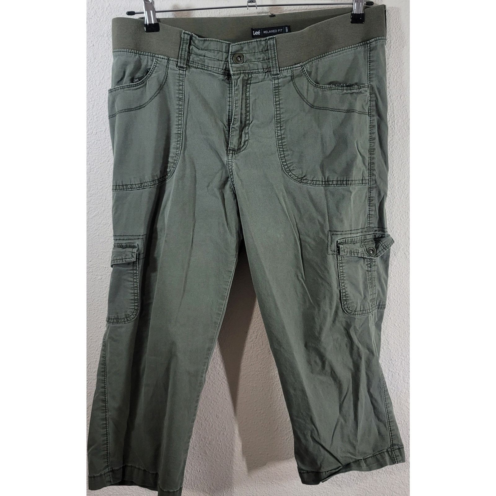 Lee Lee Green Relaxed Fit Cropped Cargo Pants Medium Lightweight Size 36" / US 14 / IT 50 - 1 Thumbnail