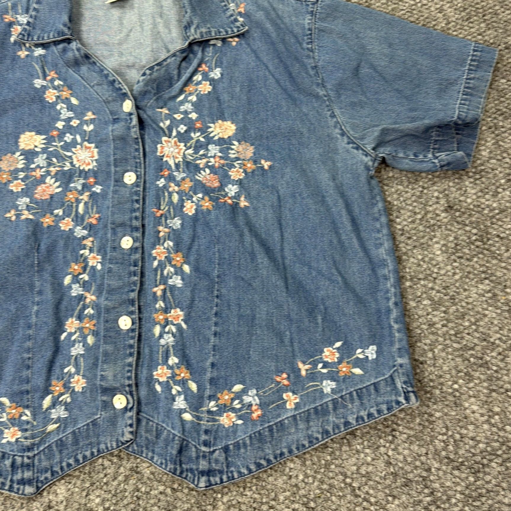 Denime New Directions Shirt 2X Womens Blue Denim Embroidered Floral Button Front Top Size XXL / US 16-18 / IT 52-54 - 4 Thumbnail