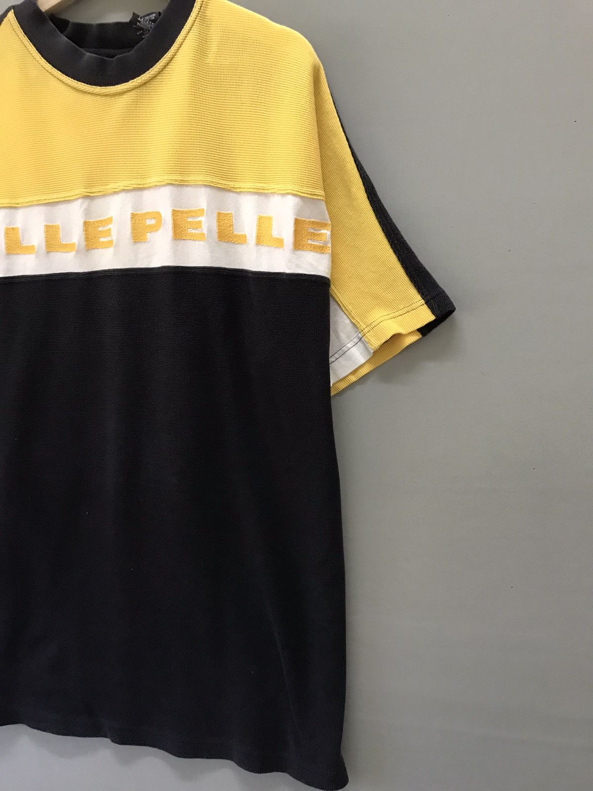 Pelle Pelle Vintage 90s Pelle Pelle Embroidered Spellout T-shirts Size US L / EU 52-54 / 3 - 3 Thumbnail