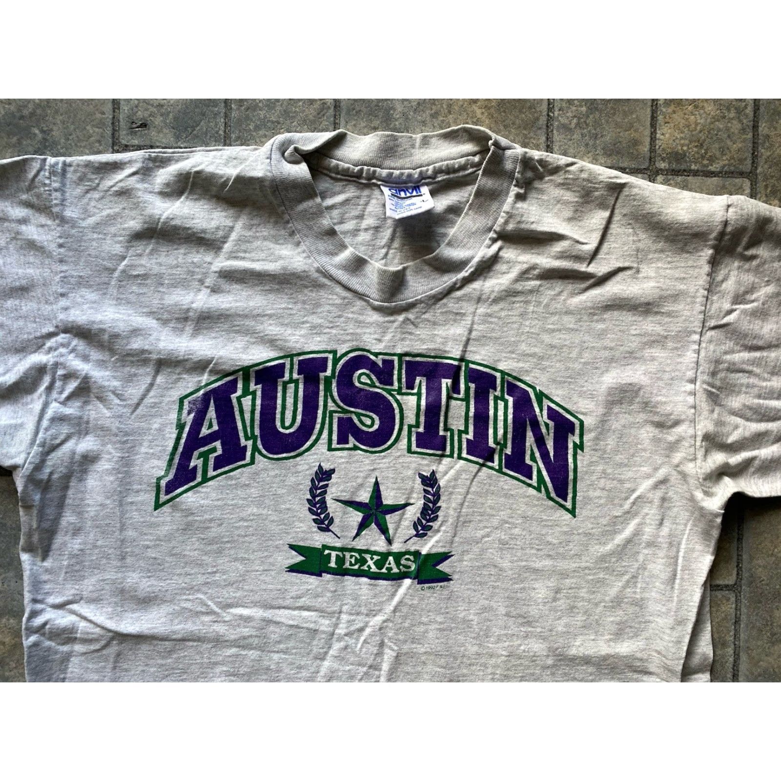 Anvil VINTAGE Anvil T-Shirt Gray Short Sleeve 1992 Men L Austin Texas Shirt Womens? No, Men. Size US L / EU 52-54 / 3 - 3 Thumbnail