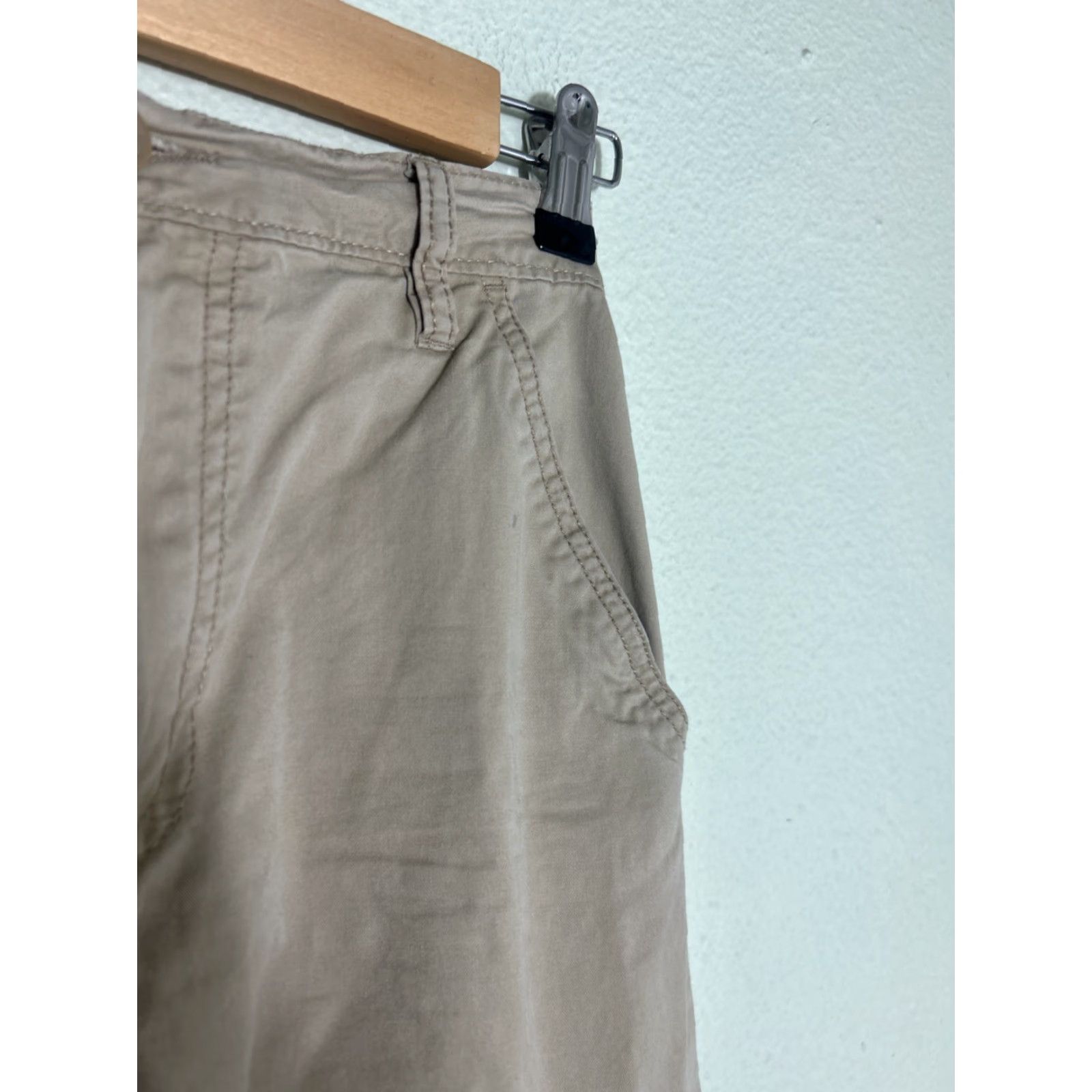 Aeropostale Aeropostale Womens XS Cargo Pants Elastic Waist Cotton Beige 25x29 Size 26" / US 2 / IT 38 - 5 Thumbnail