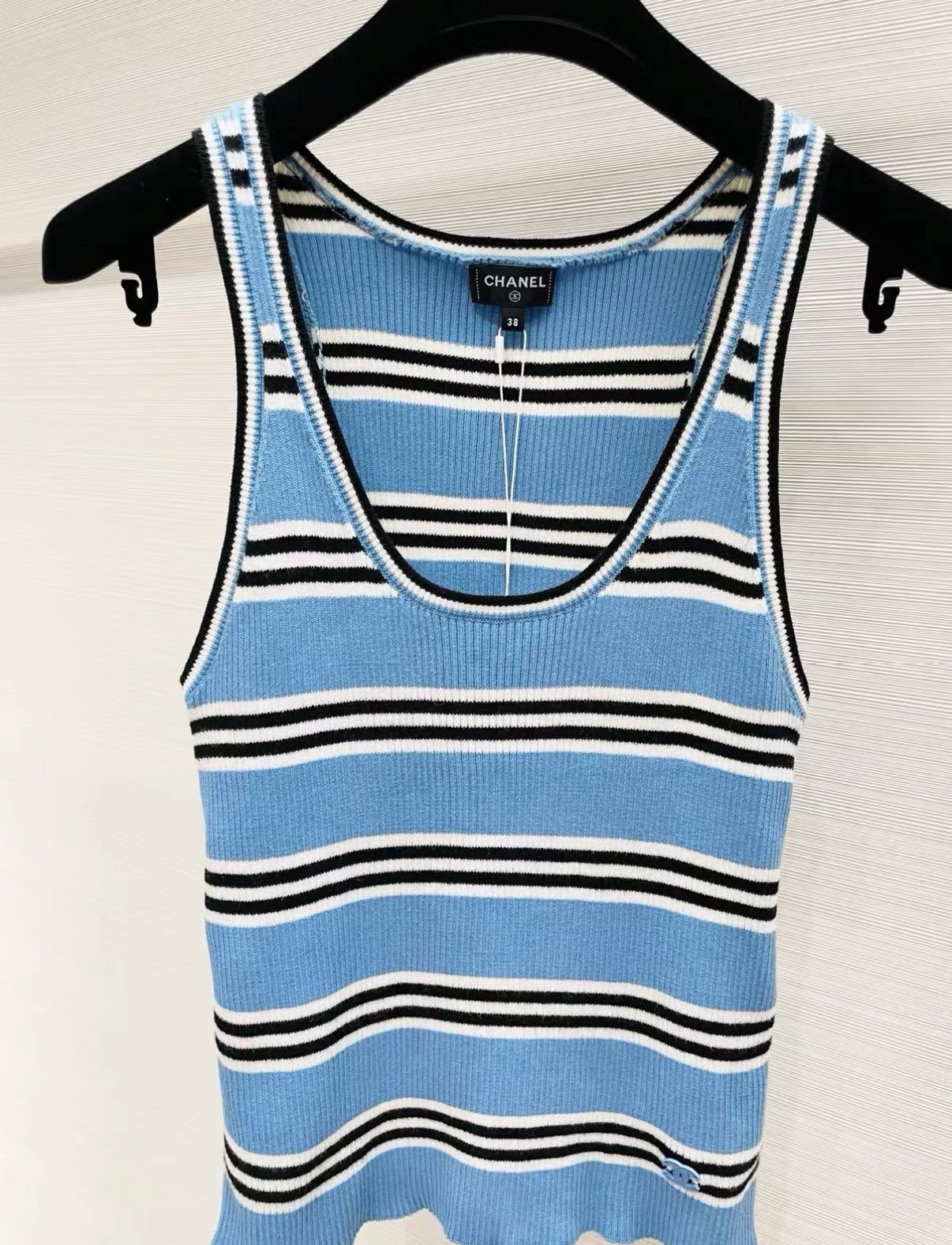 Chanel Chanel 24A Métiers d'Art Collection Striped Knit Vest J33 Size XS / US 0-2 / IT 36-38 - 2 Thumbnail