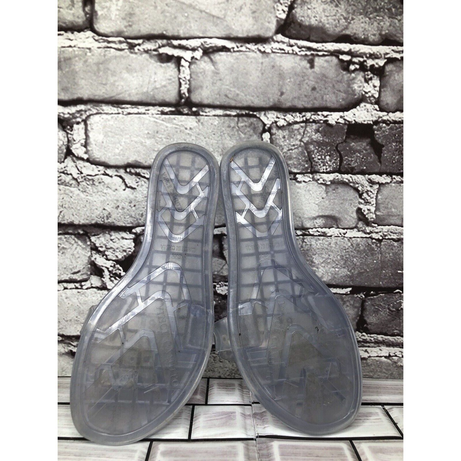 Vince Camuto Vince Camuto Clear Rubber Chain Casual Thong Slides Sandals Size US 6 / IT 36 - 6 Thumbnail