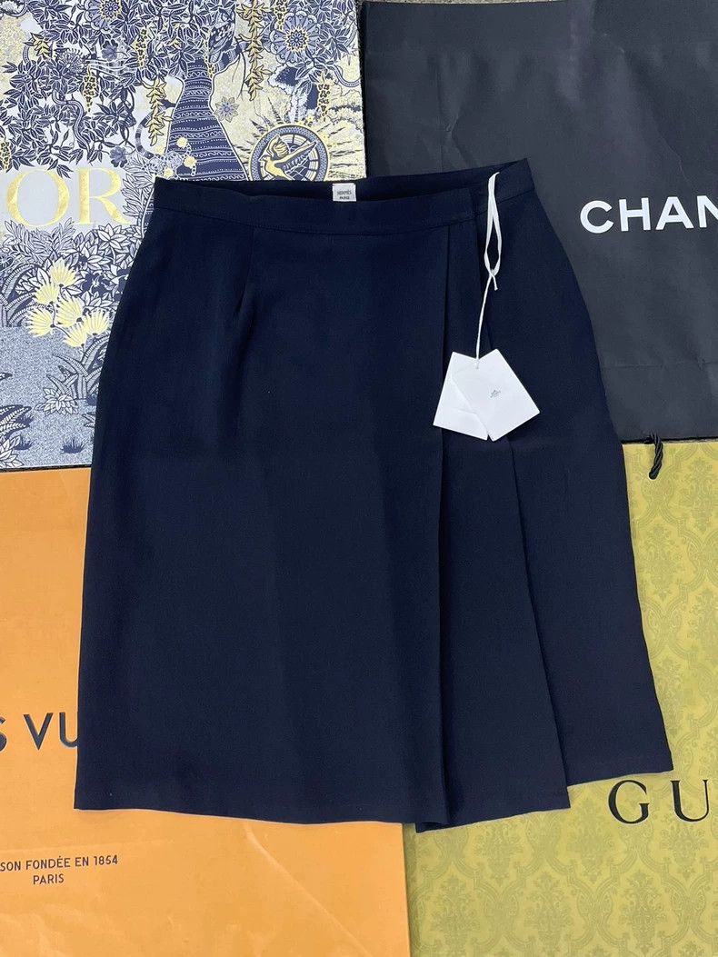 Hermes Hermes Black Silk Midi Skirt Size US 36 / EU 52 - 1 Thumbnail