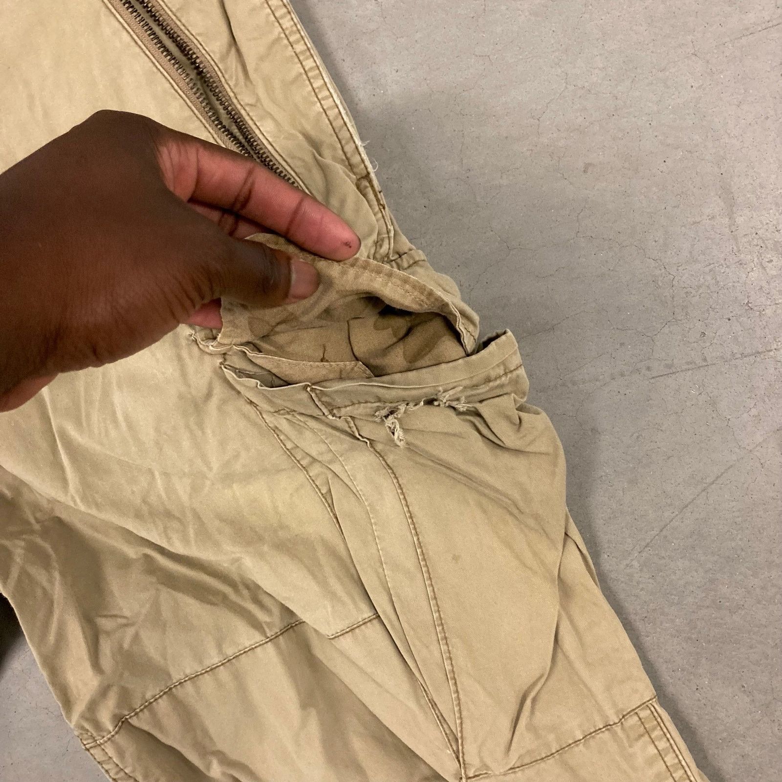 American Eagle Outfitters × Vintage vintage y2k distressed American eagle cargo pants 31x30 Size US 31 - 7 Thumbnail