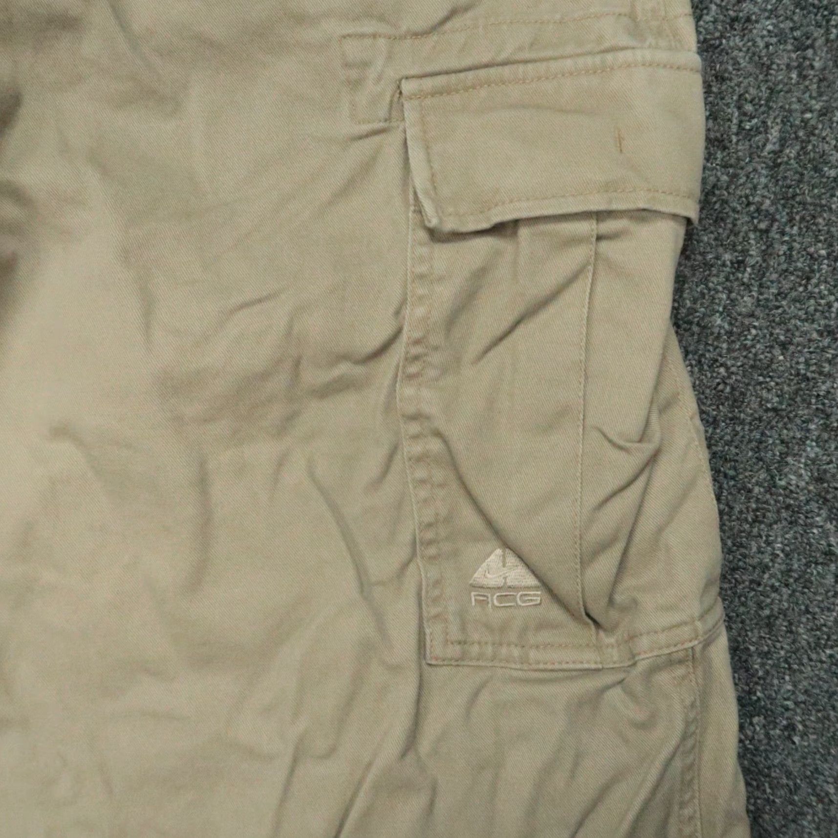 Nike ACG VINTAGE Nike ACG Pants Mens 36x30 Khaki Tan Cargo Pockets All Conditions Gear Size US 36 / EU 52 - 4 Thumbnail